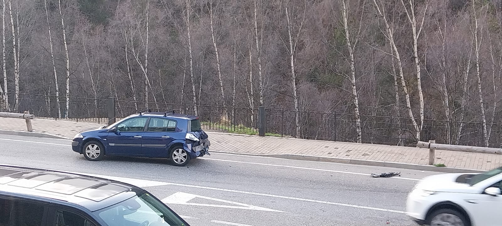 El cotxe que estava aparcat i ha rebut el cop.