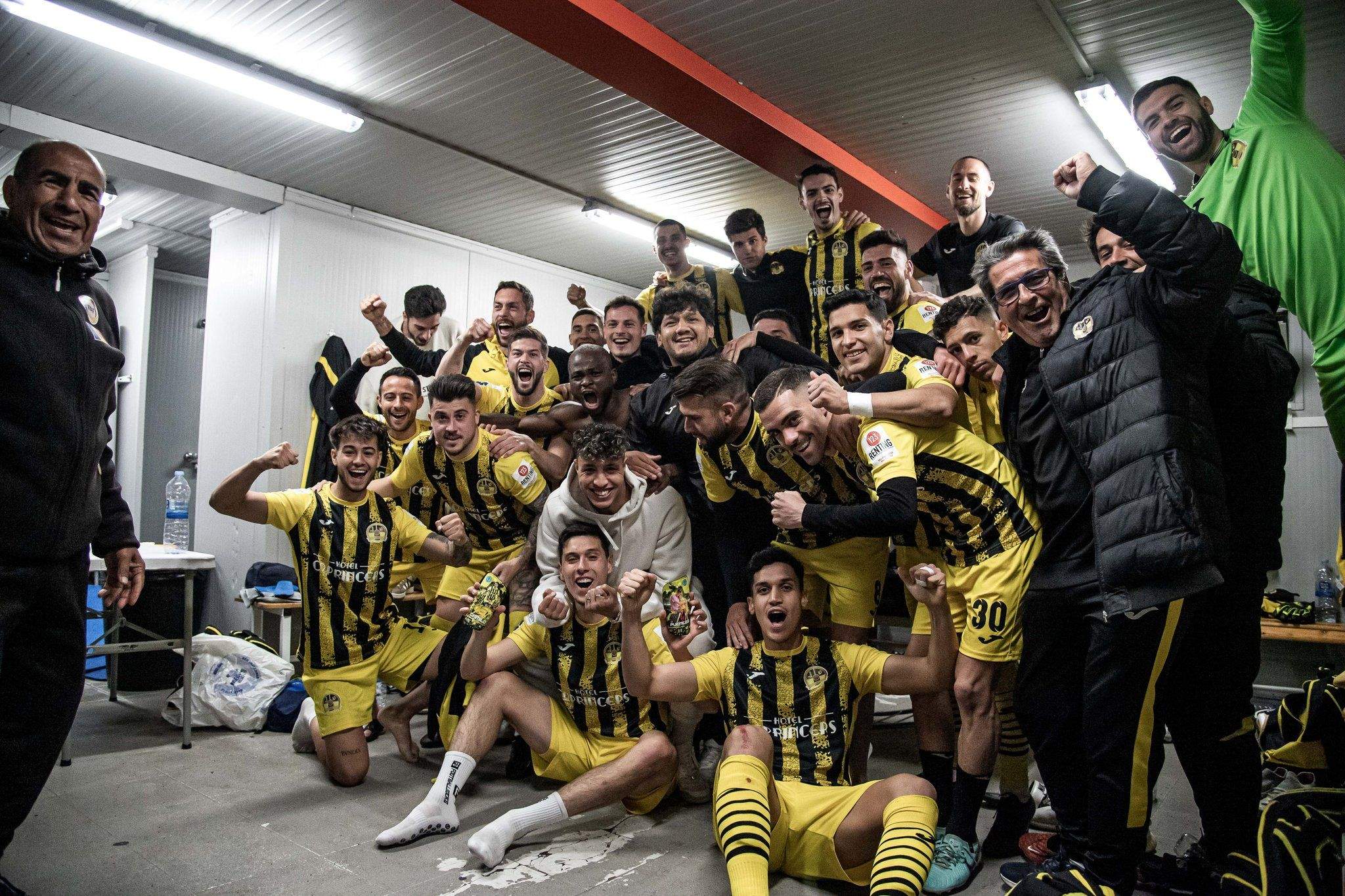 Aquesta va ser la celebració de la UE Santa Coloma després de vèncer dissabte al Carroi (0-3). 