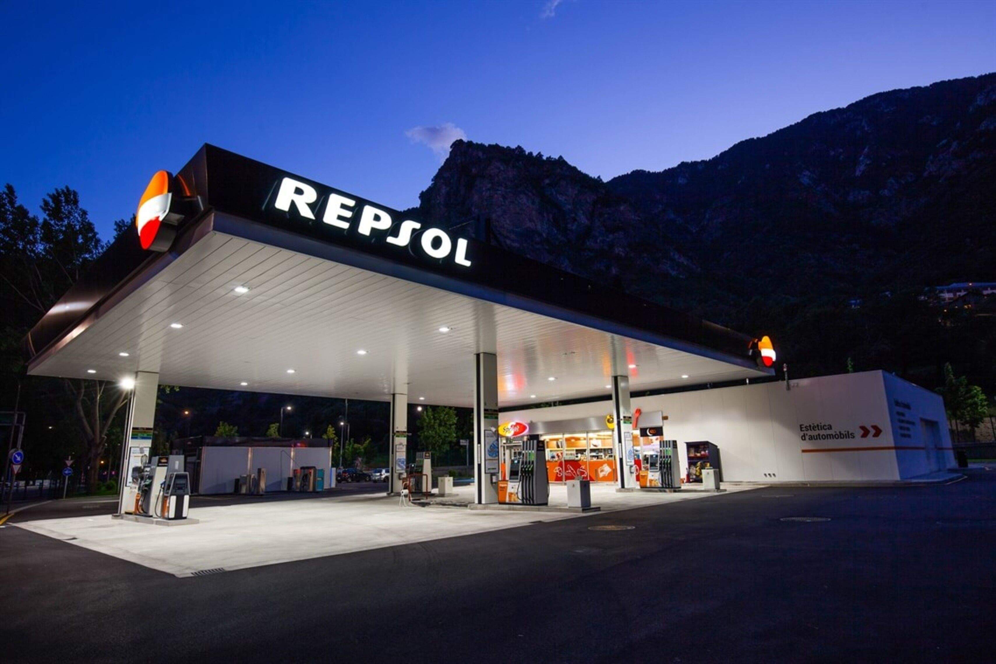 La furgoneta havia acabat de fer benzina en una estació de servei a tocar de la rotonda de la Margineda.