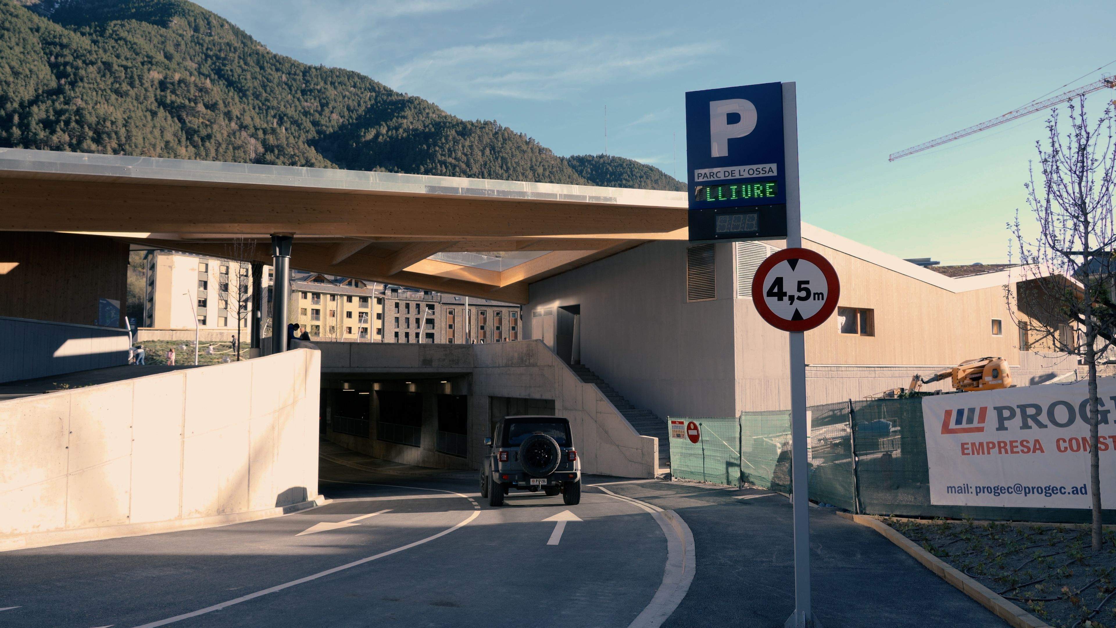El carrer de la Molina ja està obert. El carrer de la Molina ja està obert.