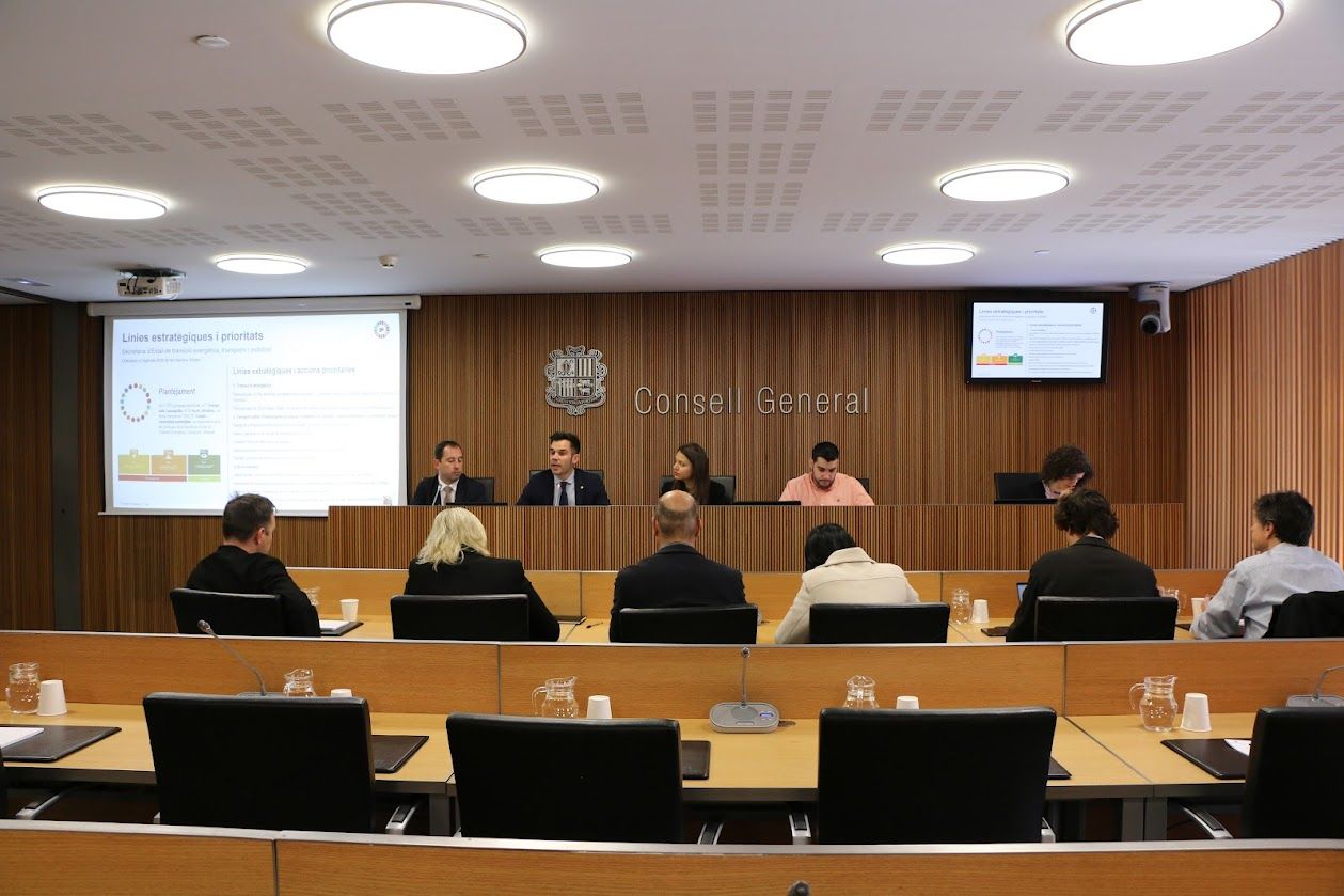 Un moment de la compareixença de David Forné i Carles Miquel.