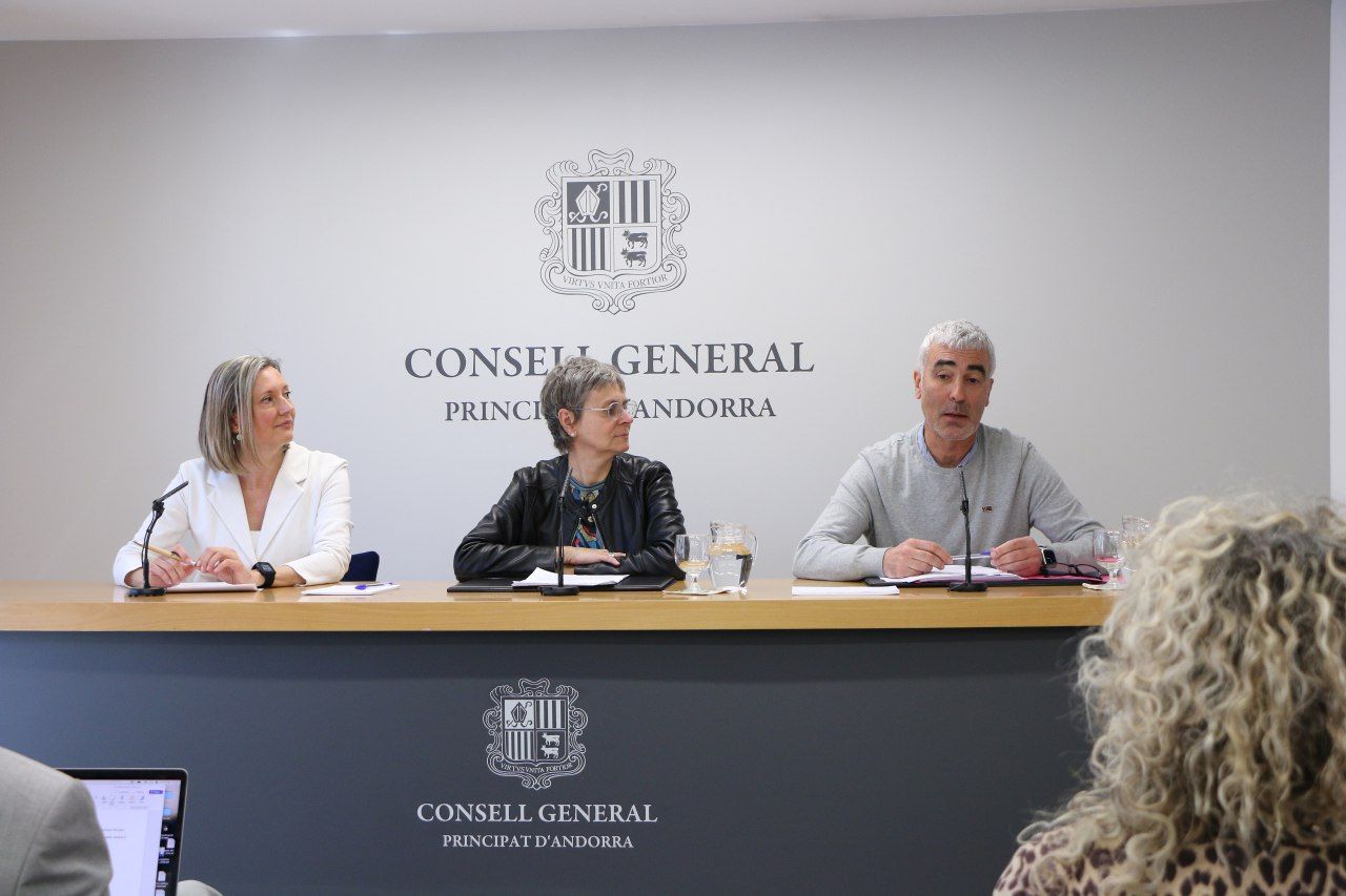 Maria Àngels Aché, Susanna Vela i Marc Magallón.