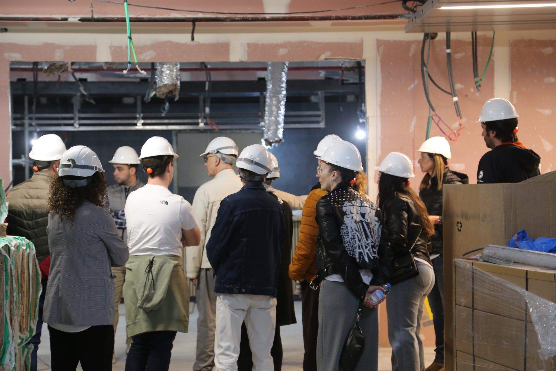 Visita al Centre Cultural del jurat que ha escollit el projecte de la façana.