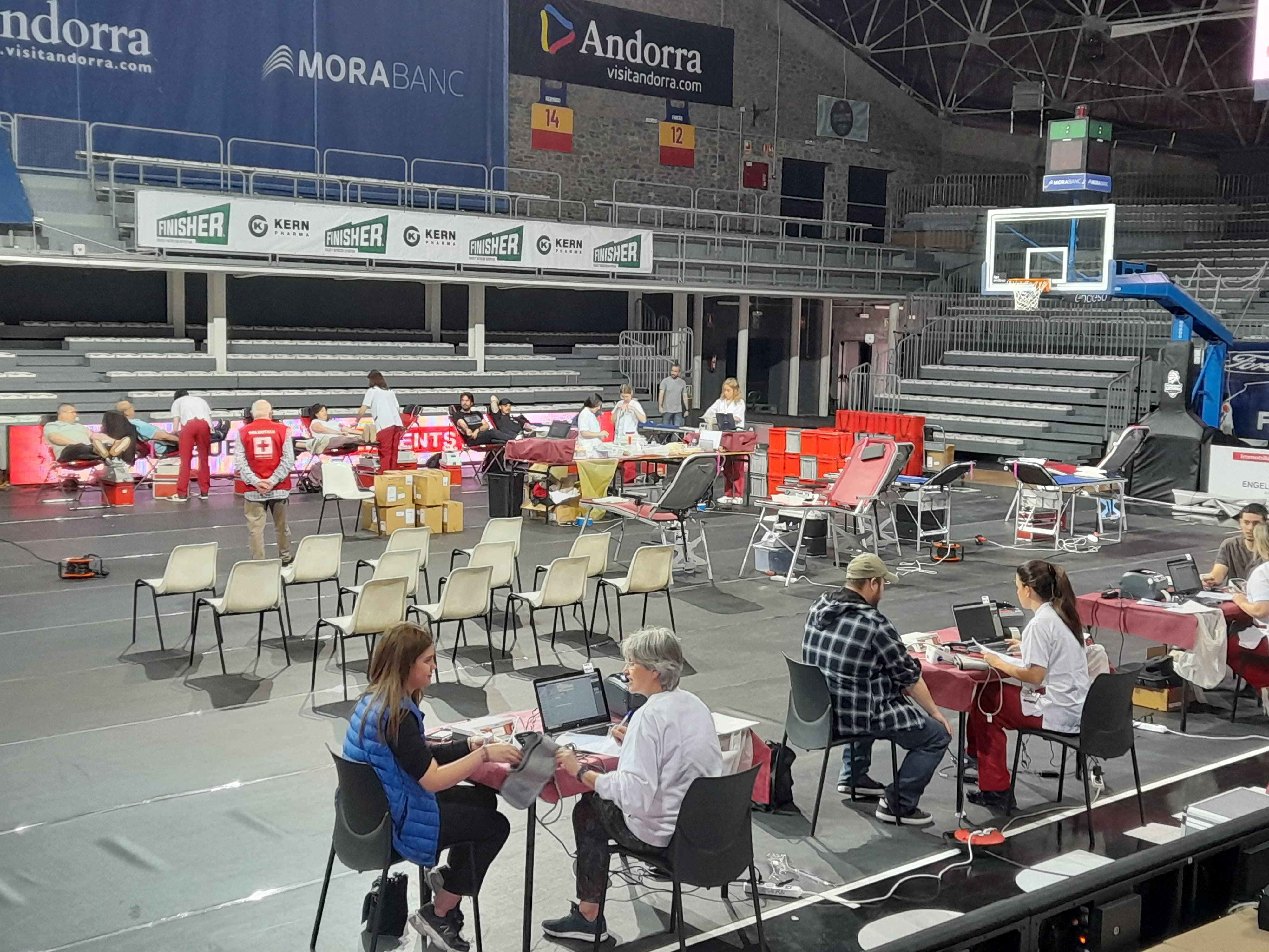 L'aspecte que presentava el poliesportiu en la campanya de donació de sang. L'aspecte que presentava el poliesportiu en la campanya de donació de sang.