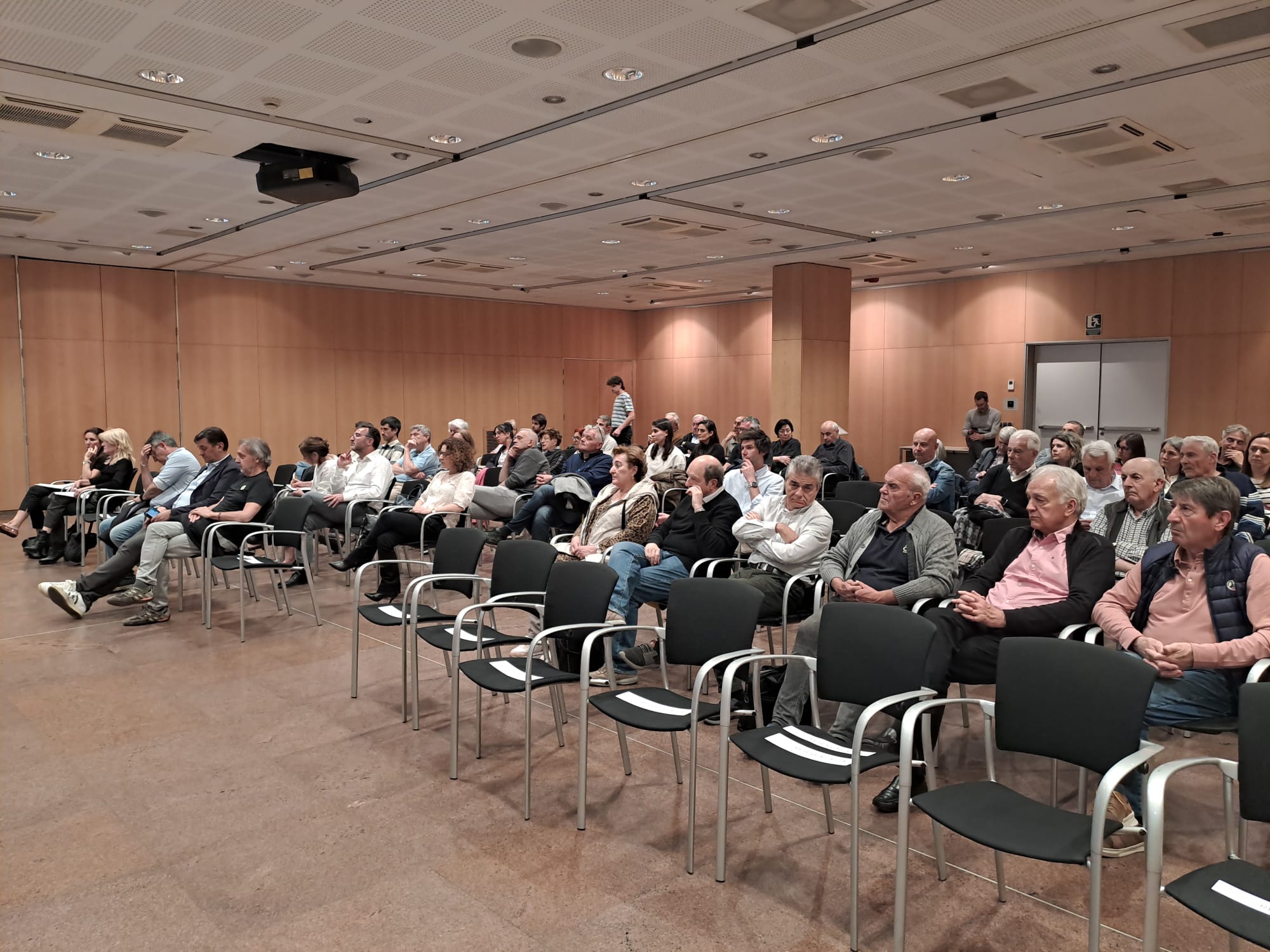 Els assistents a la conferència.