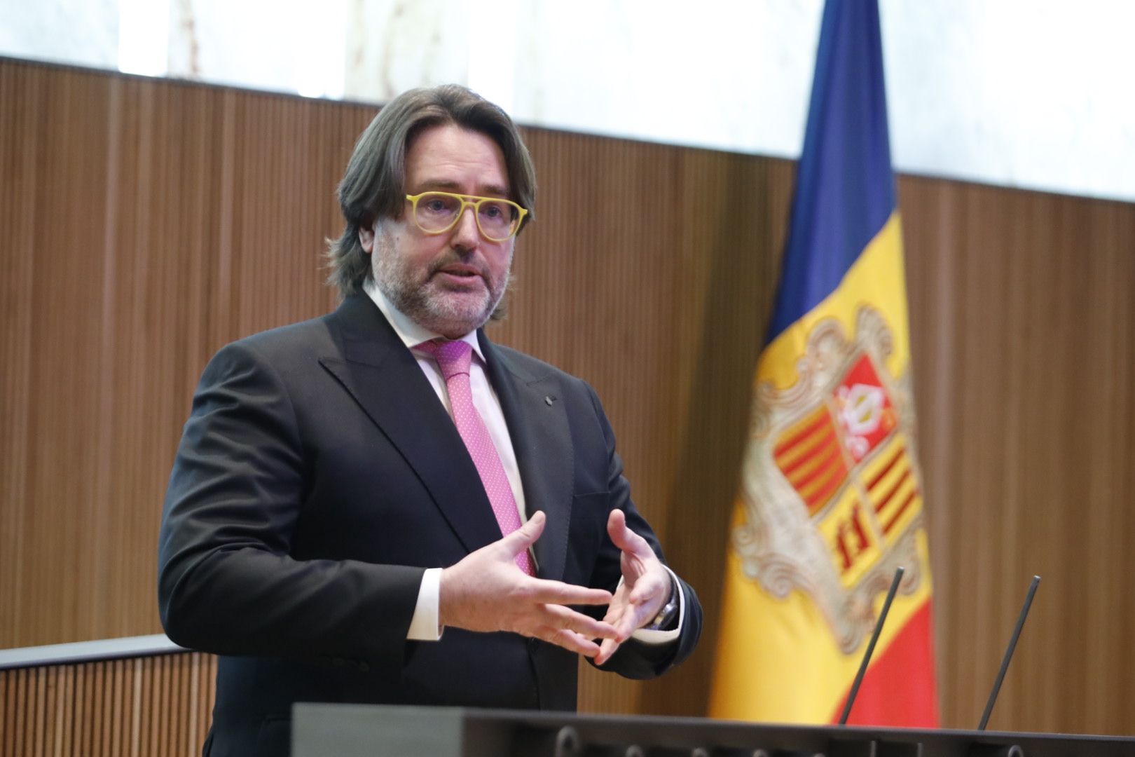 El president del grup parlamentari de CC, Carles Naudi, en una compareixença al Consell. El president del grup parlamentari de CC, Carles Naudi, en una compareixença al Consell.