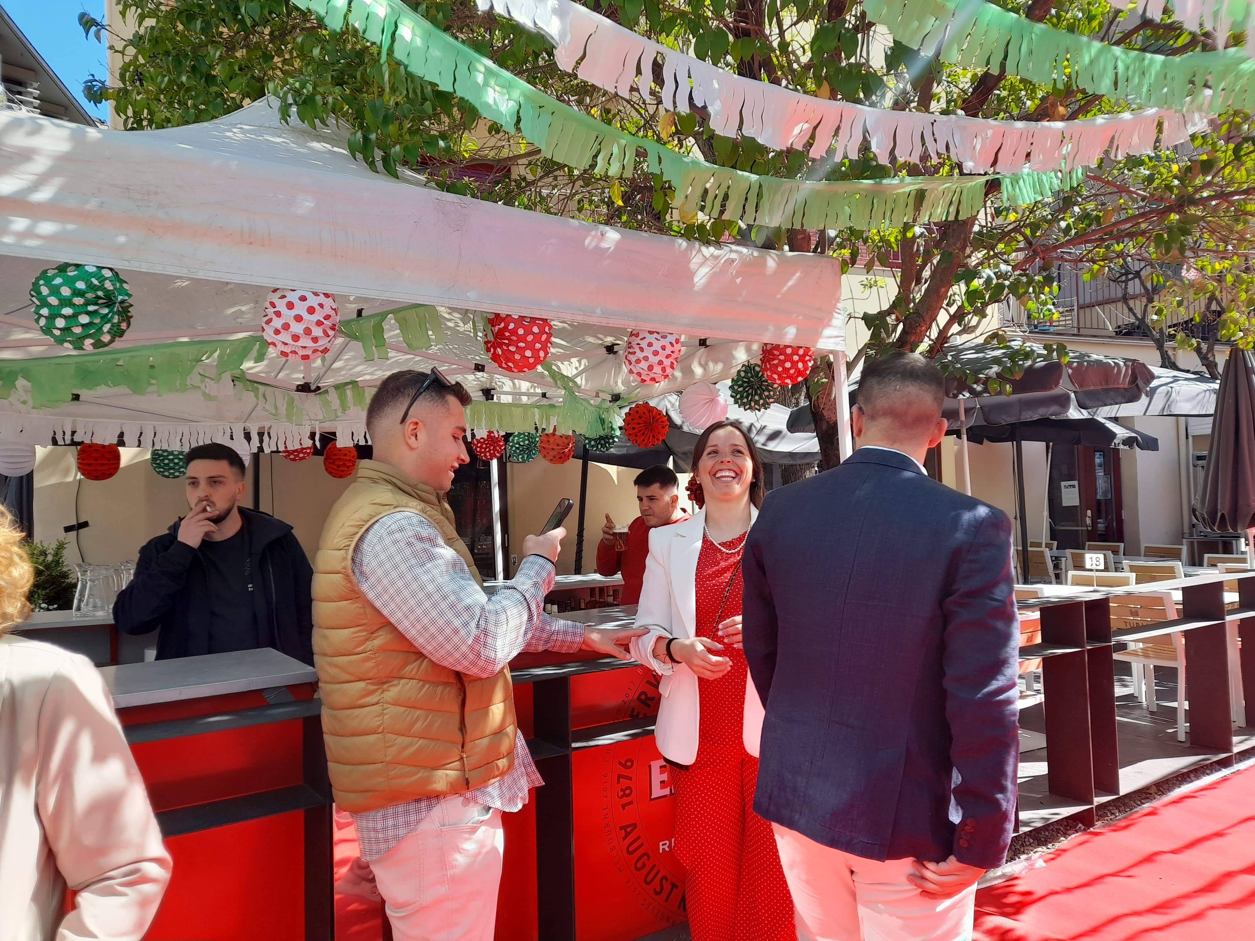 Des del migdia ja es respirava un bon ambient a la Fira d'Abril. Des del migdia ja es respirava un bon ambient a la Fira d'Abril.