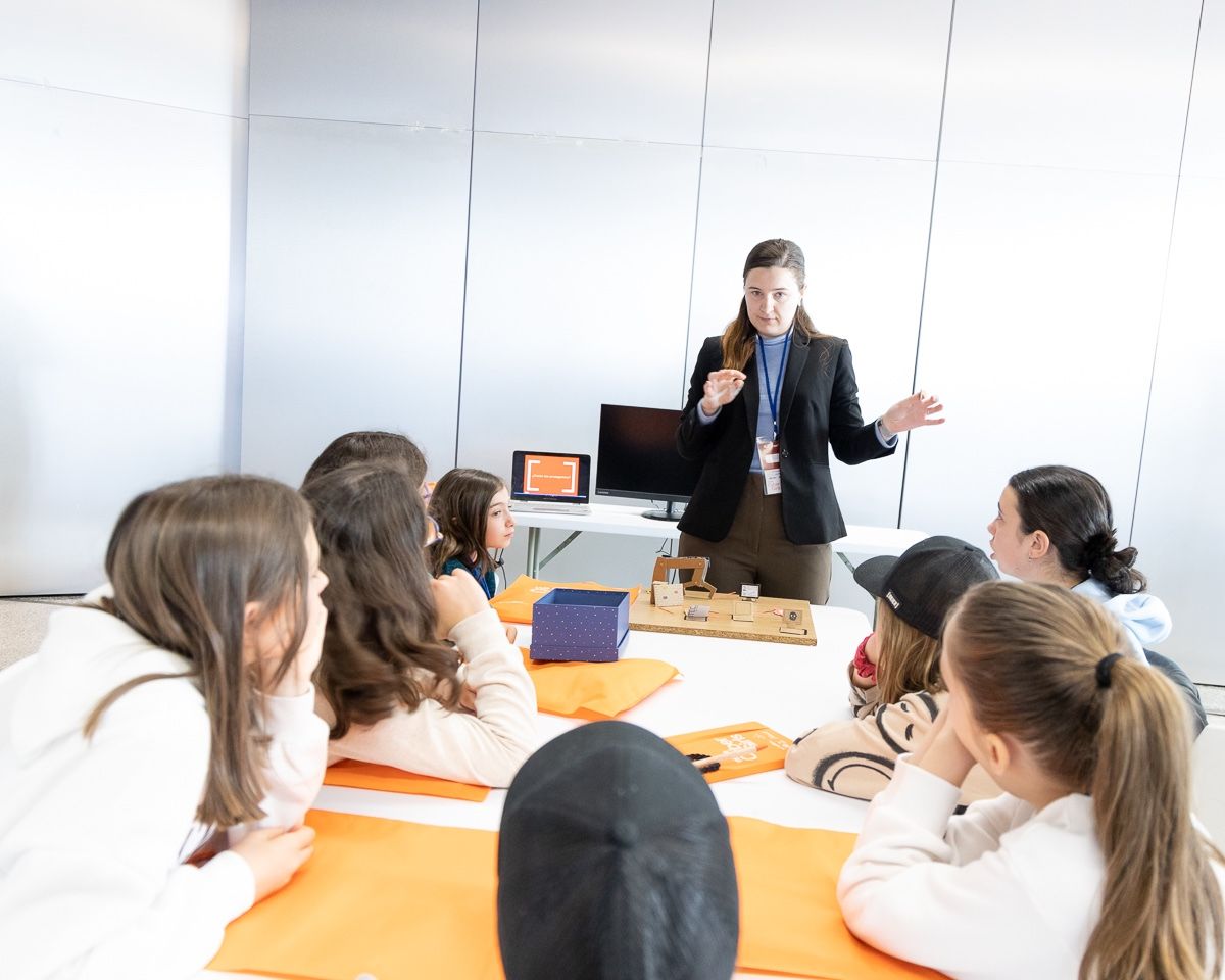 L'associació We Are CyberGirls ha estat la promotora d'aquesta jornada on hi han participat unes 30 nenes. 