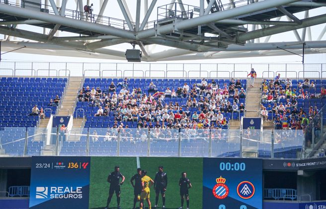 L'afició de l'Andorra s'ha desplaçat en massa a l'Stage Front Stadium.