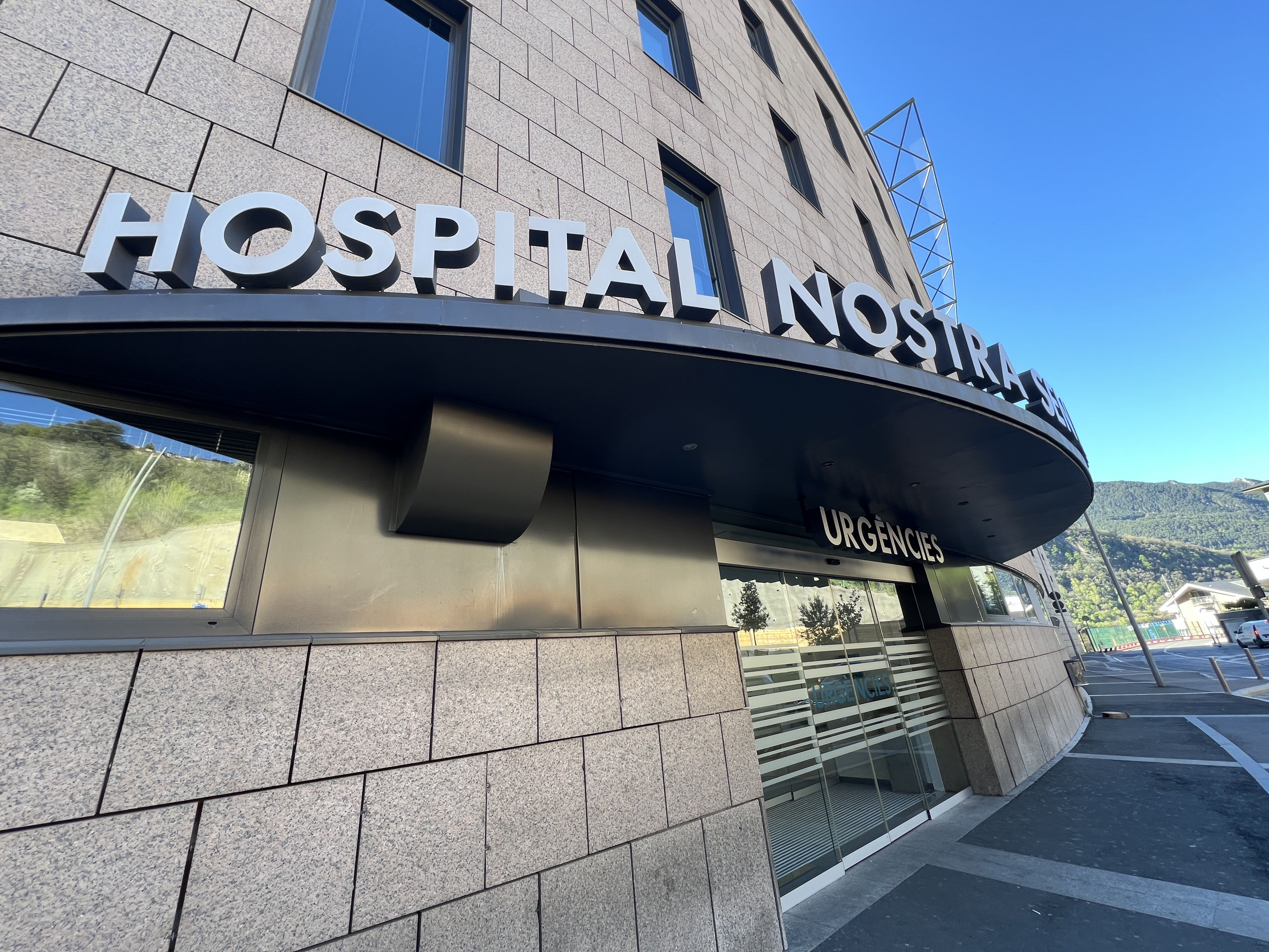 Accés a l'hospital per Urgències. Accés a l'hospital per Urgències.
