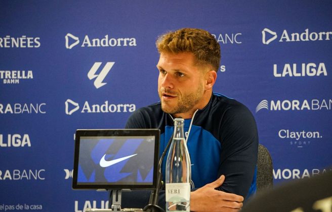 Ferran Costa, en la roda de premsa prèvia al duel contra el Racing. Ferran Costa, en la roda de premsa prèvia al duel contra el Racing.