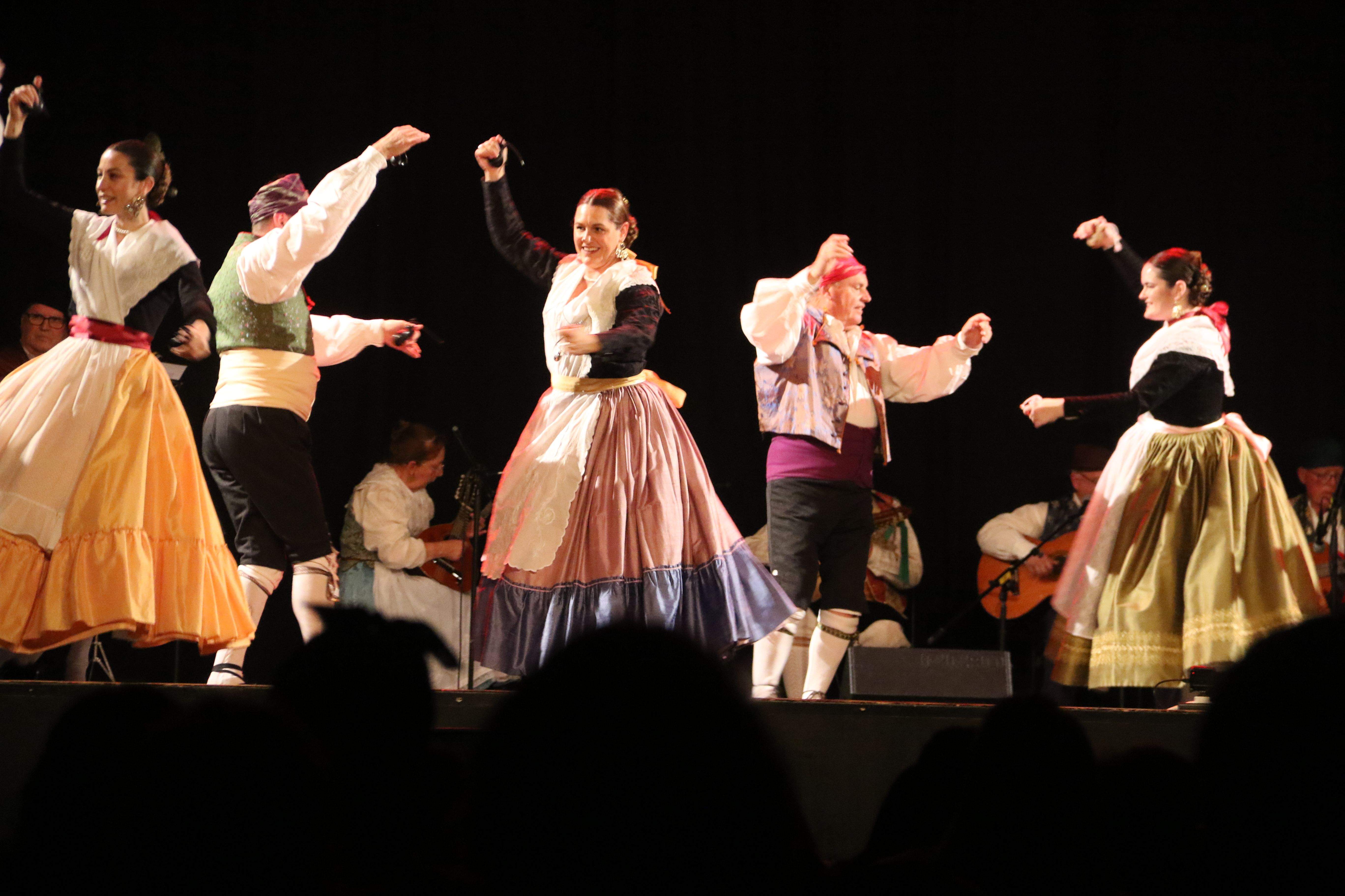 Danses de l'agrupació castellonenca El Millars.