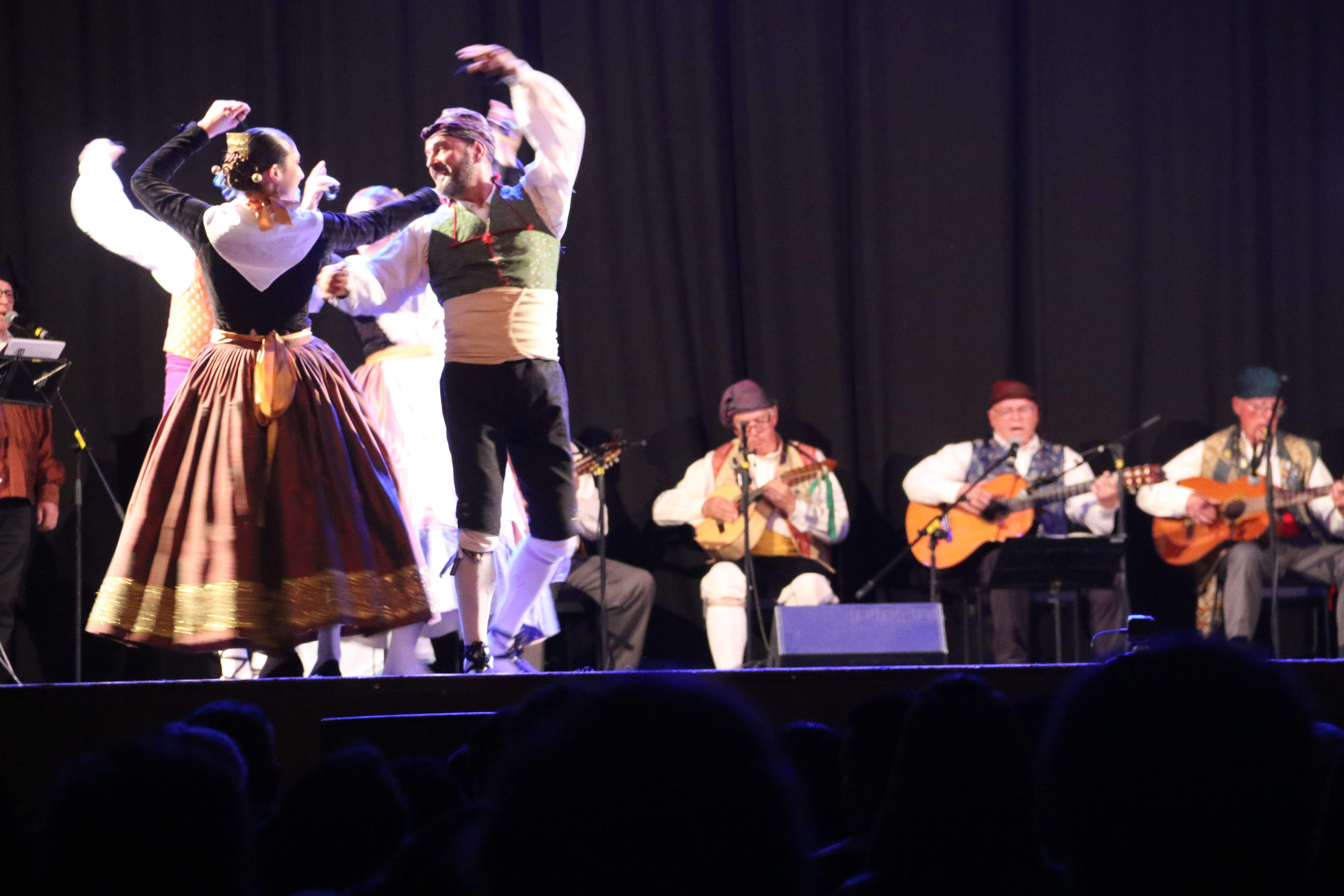 Danses de l'agrupació castellonenca El Millars.