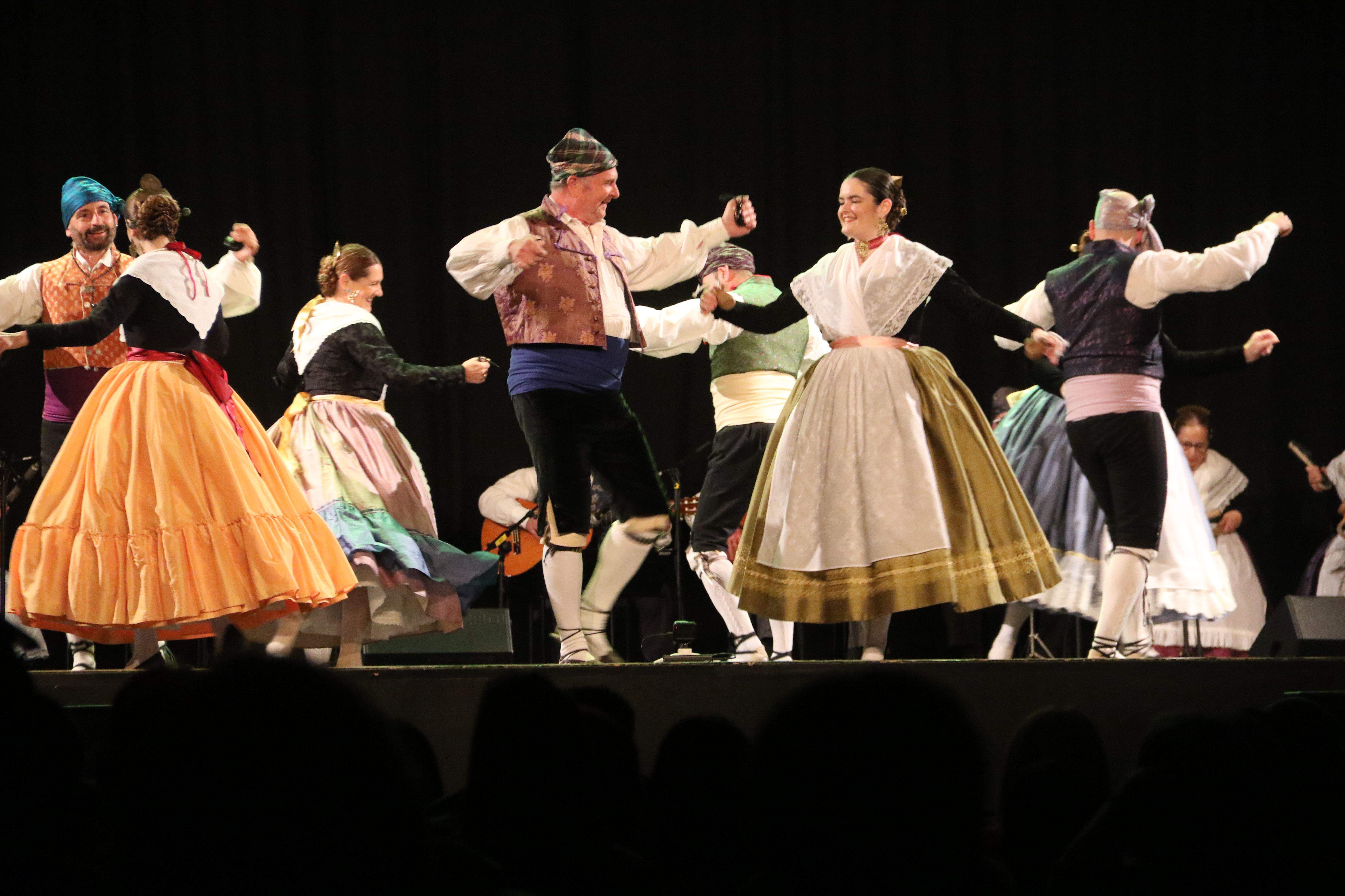 Danses de l'agrupació castellonenca El Millars.
