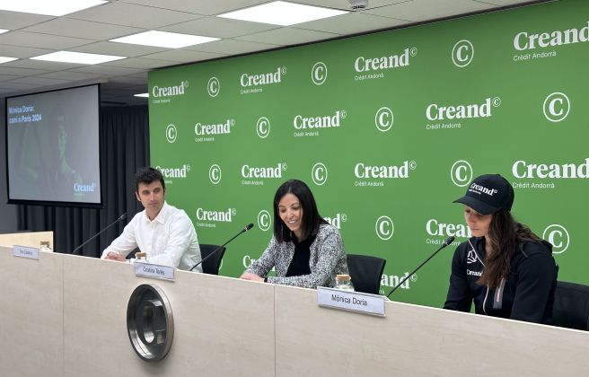 Mònica Doria, durant la seva intervenció a la seu central de Creand. 