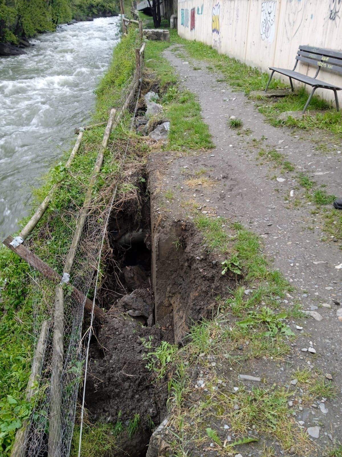 El despreniment que hi ha hagut al passeig Valira.