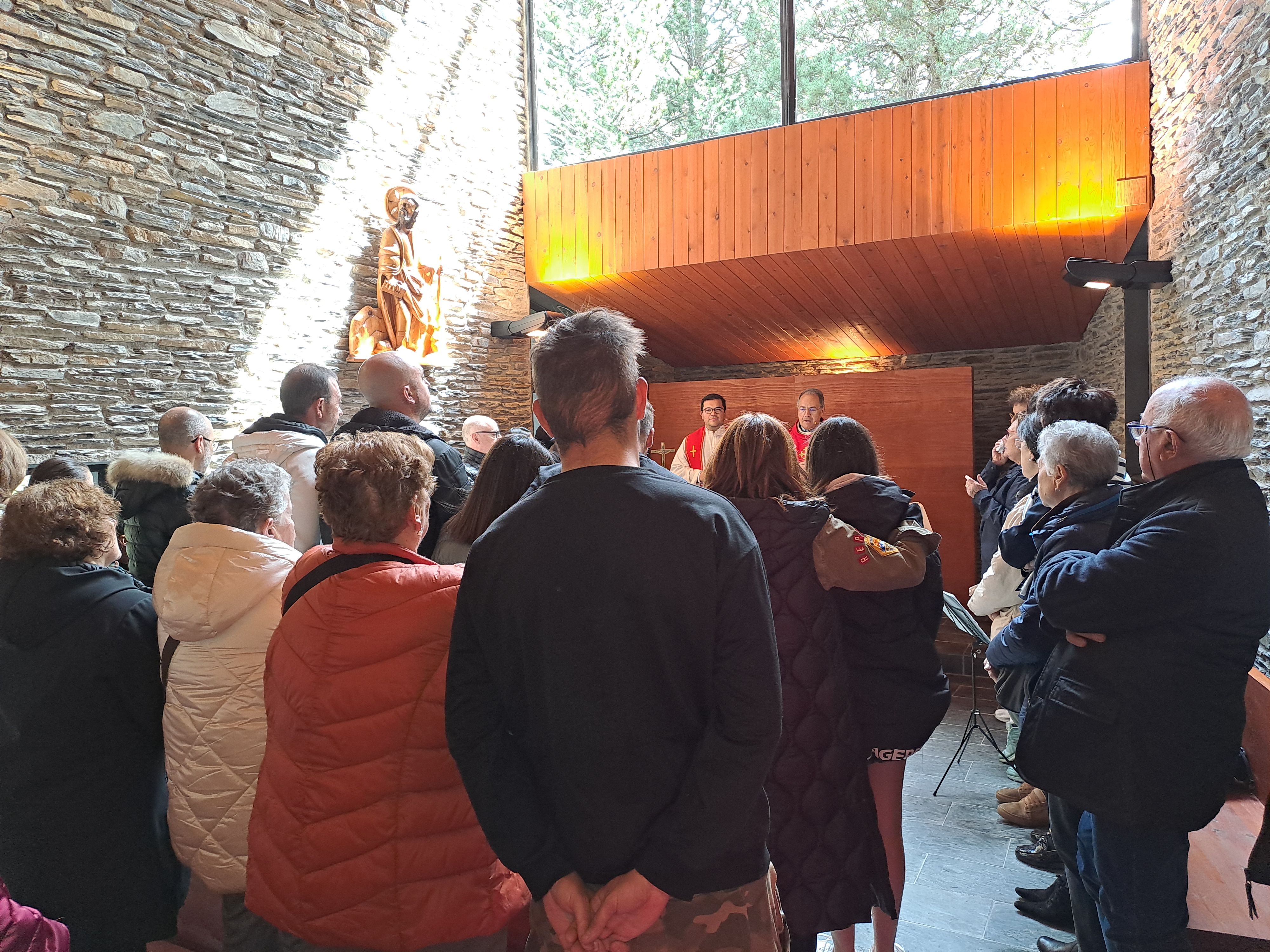 Assistint a la missa. Assistint a la missa.