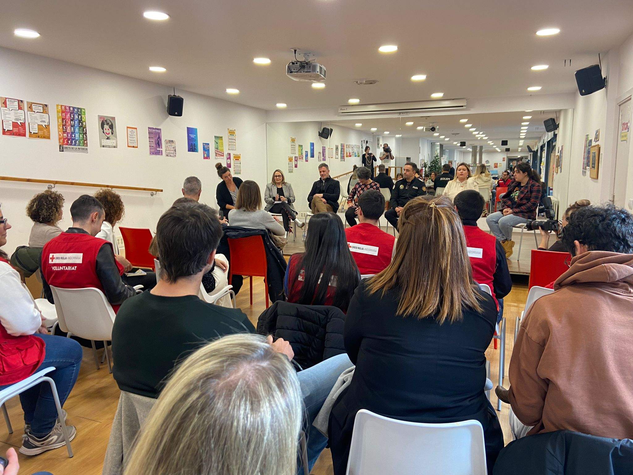 La xerrada ha servit com a teràpia per a tots els assistents al Rusc.