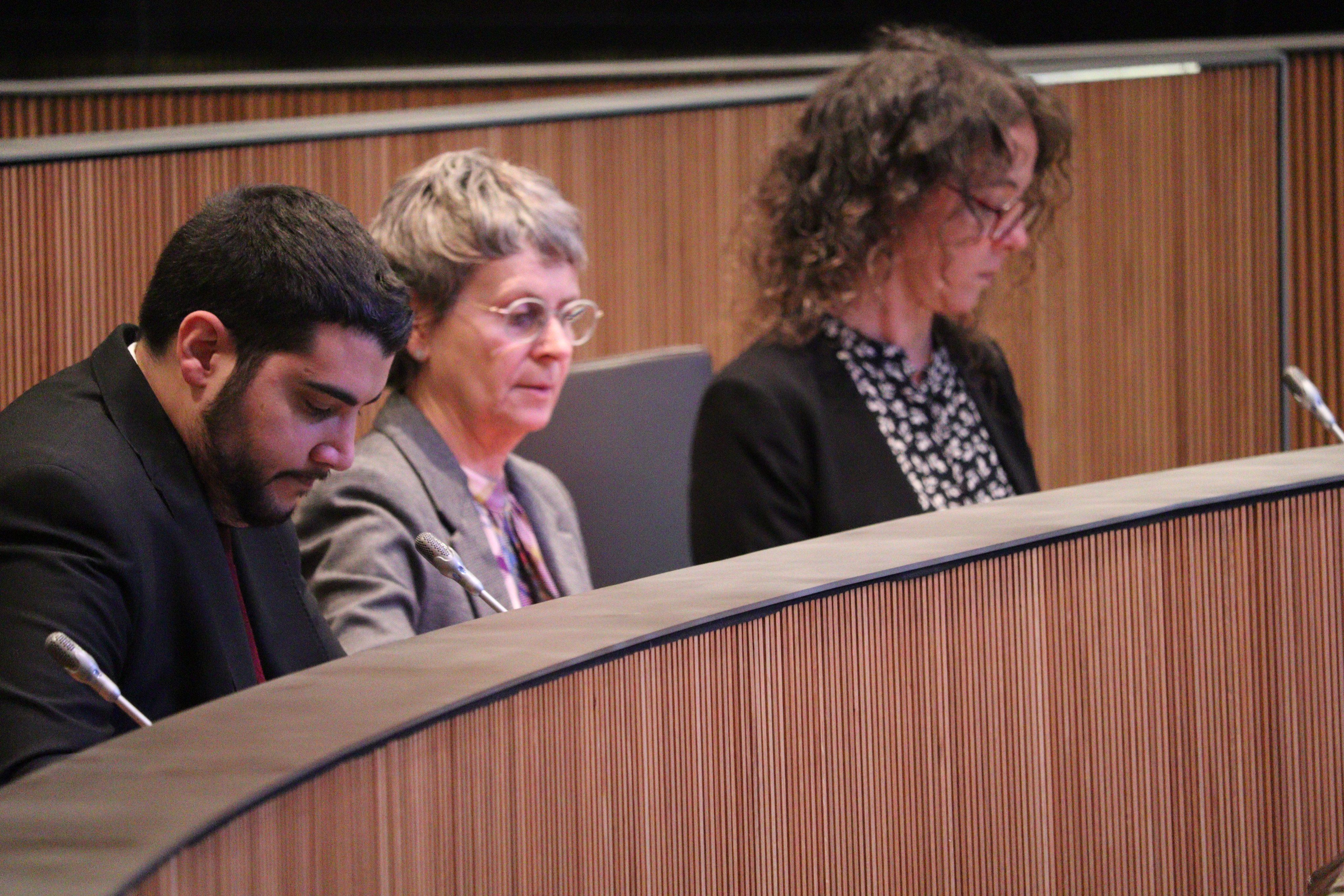 Els tres consellers generals a l'hemicicle.