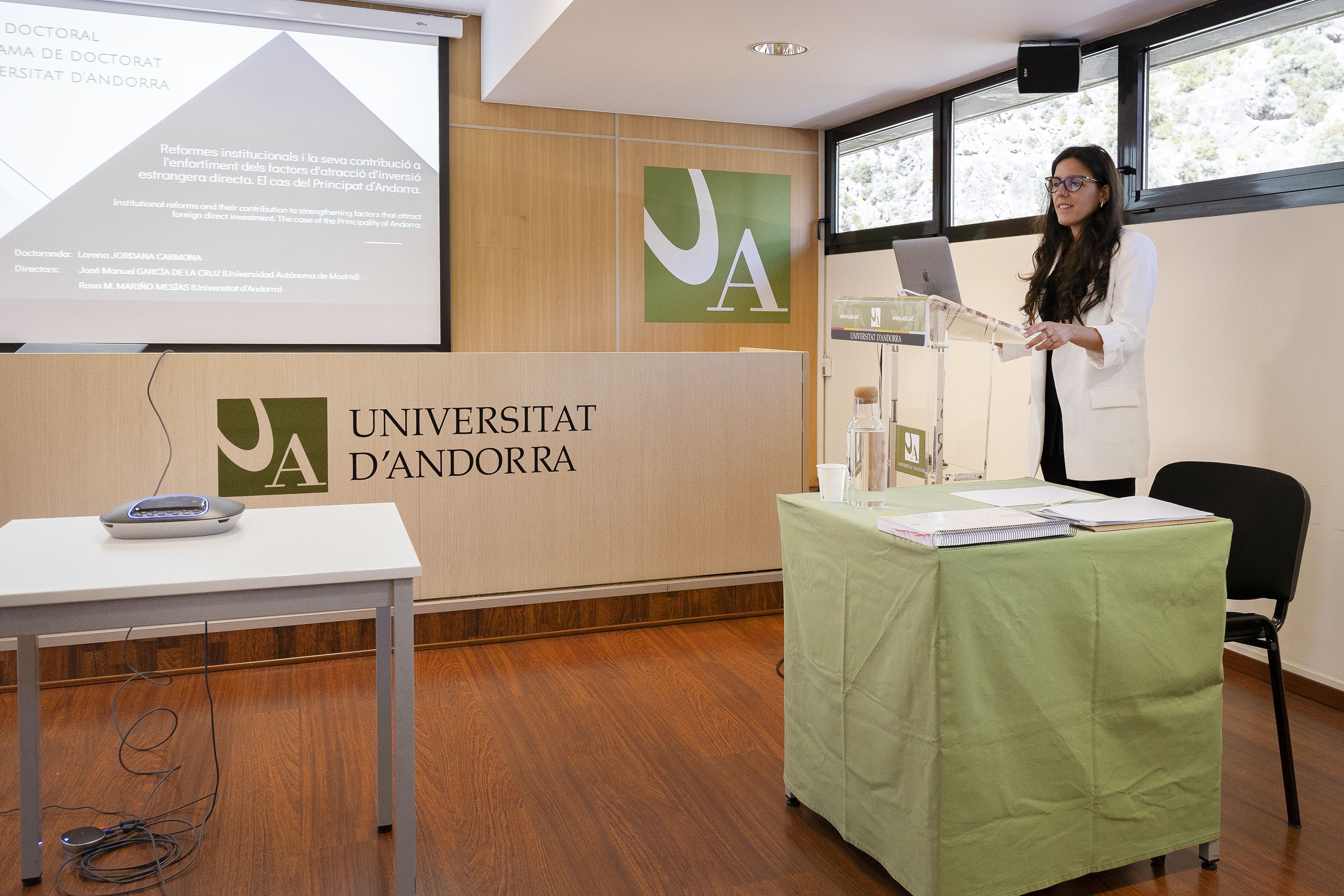 Lorena Jornada ha defensat la tesi doctoral a l’UdA sobre la inversió estrangera a Andorra.