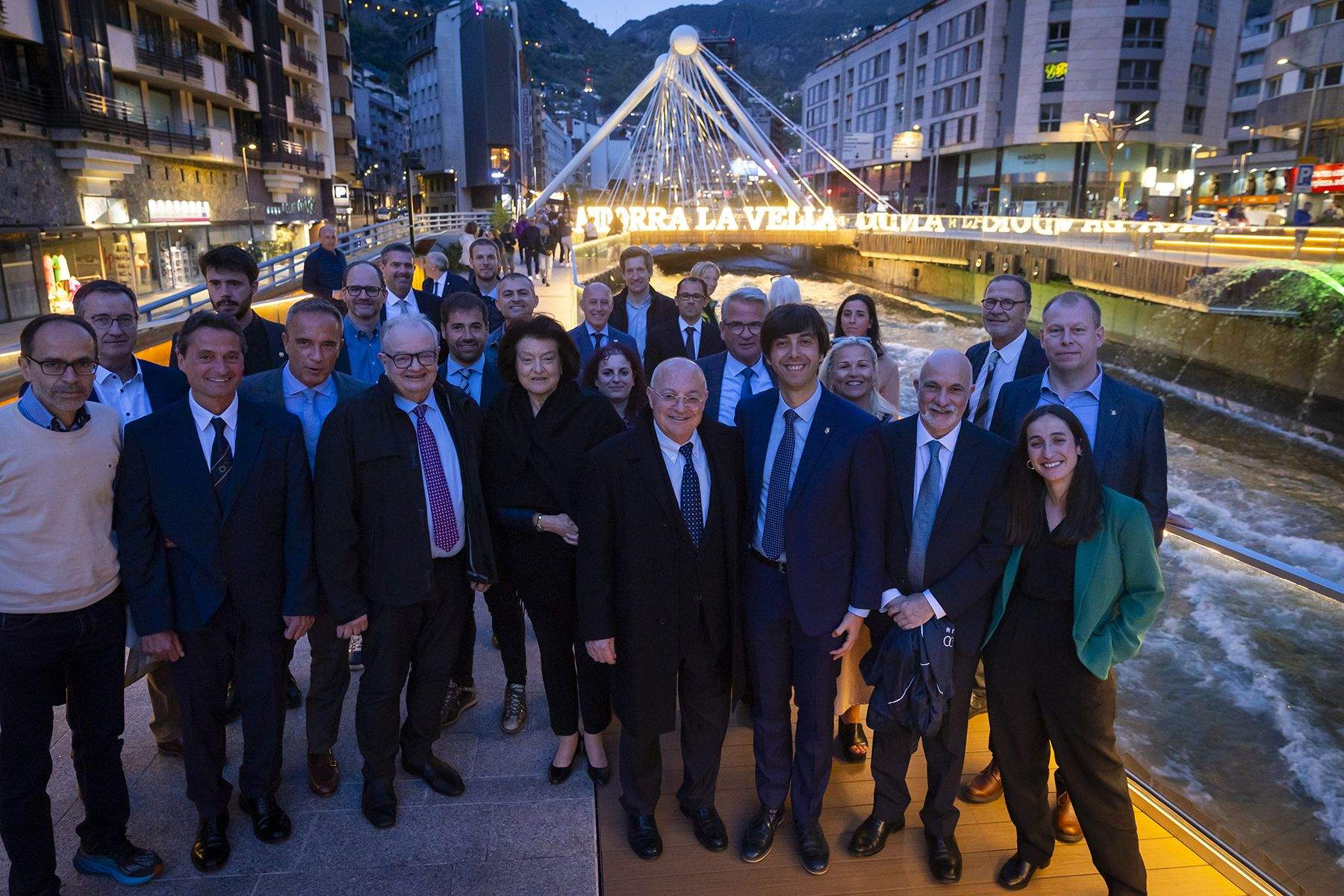 Foto de grup dels representants dels comitès olímpics dels petits estats.
