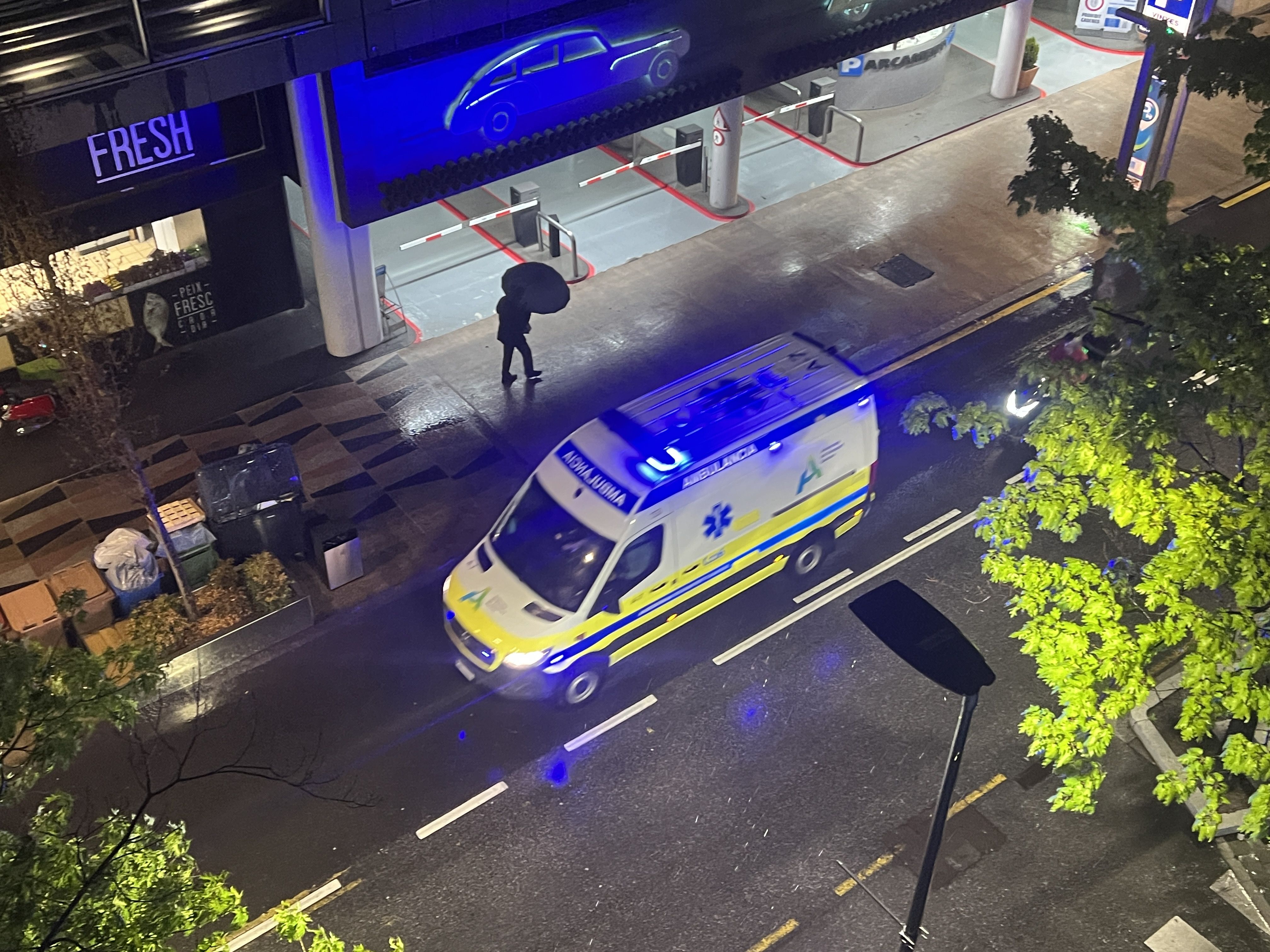 Una ambulància d'Andorrana de Transport Sanitari en ple servei.