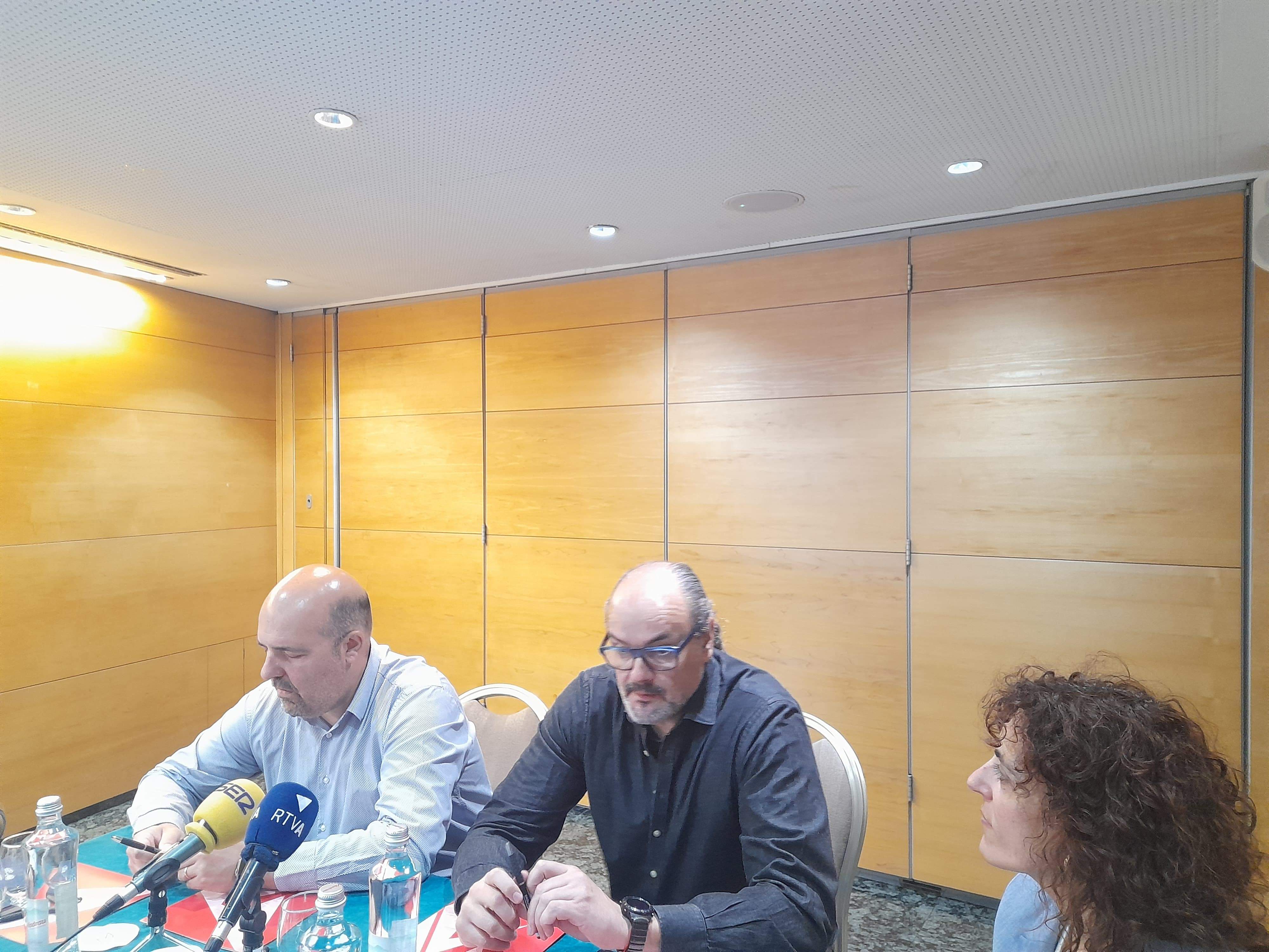 Gorka Aixàs i Francesc Solana durant l'esmorzar amb la premsa.