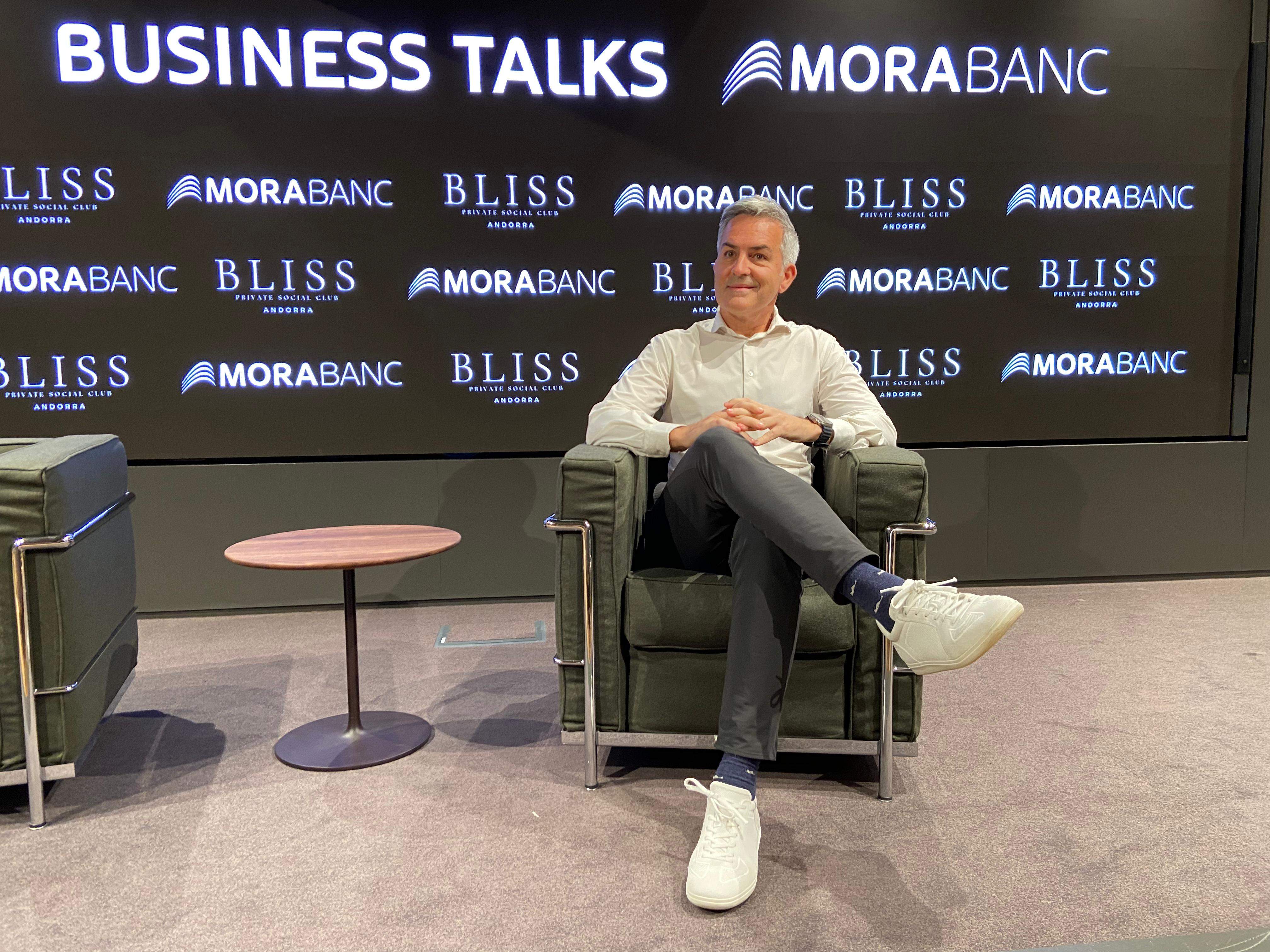 L'excandidat Víctor Font, abans de començar la conferència a l'auditori MoraBanc.