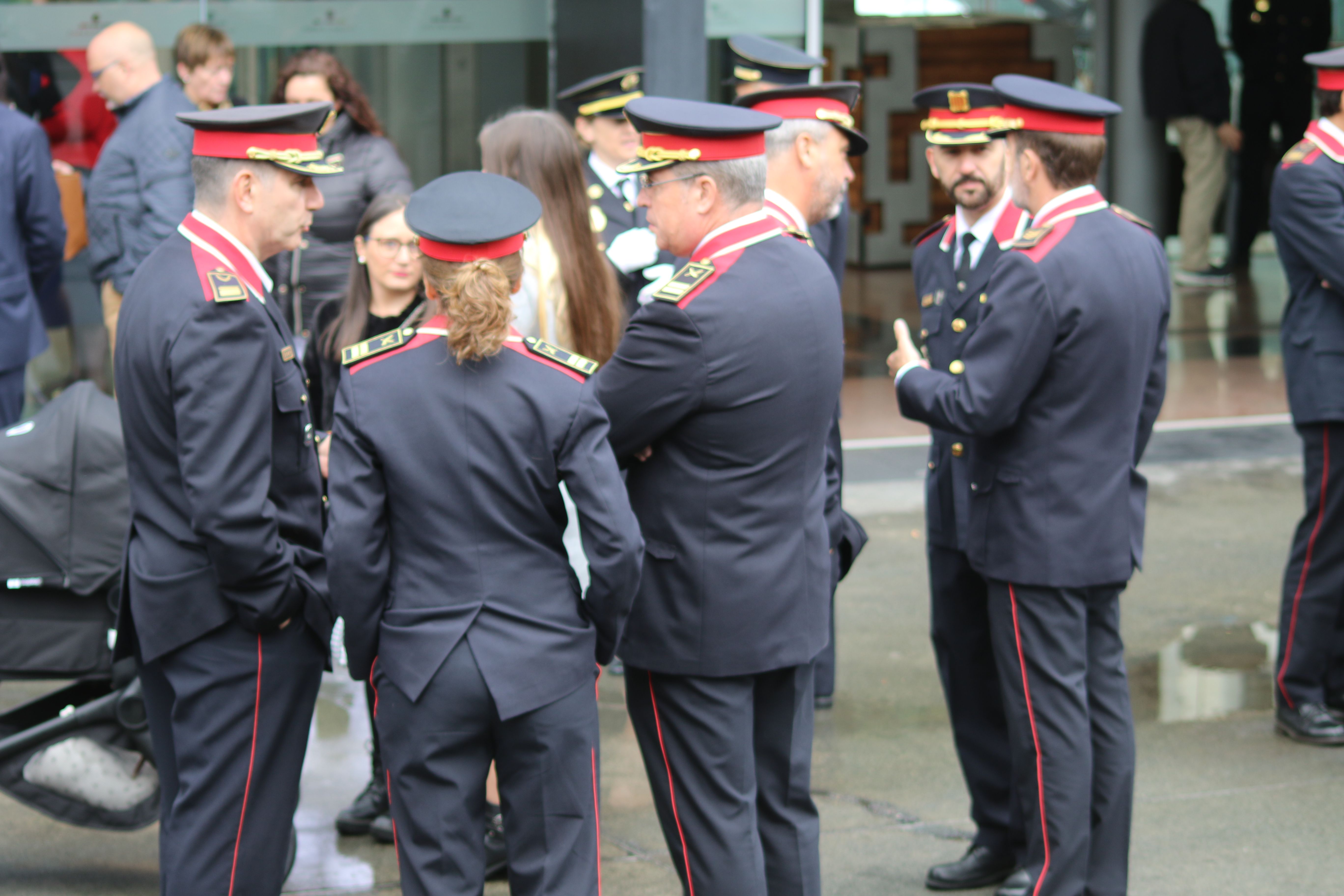 Comandaments dels mossos. Comandaments dels mossos.