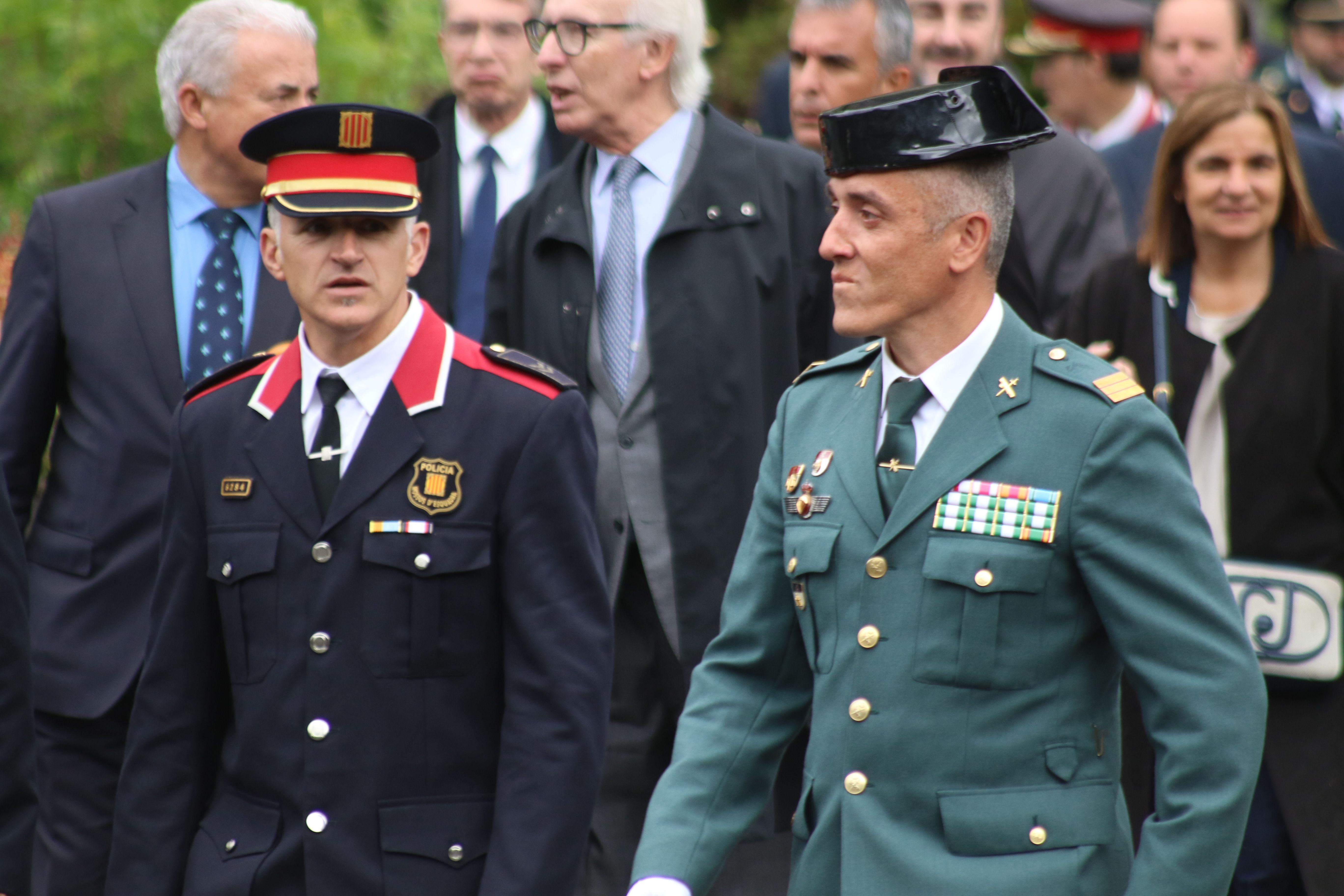 Comandaments dels mossos i de la guàrdia civil. Comandaments dels mossos i de la guàrdia civil.