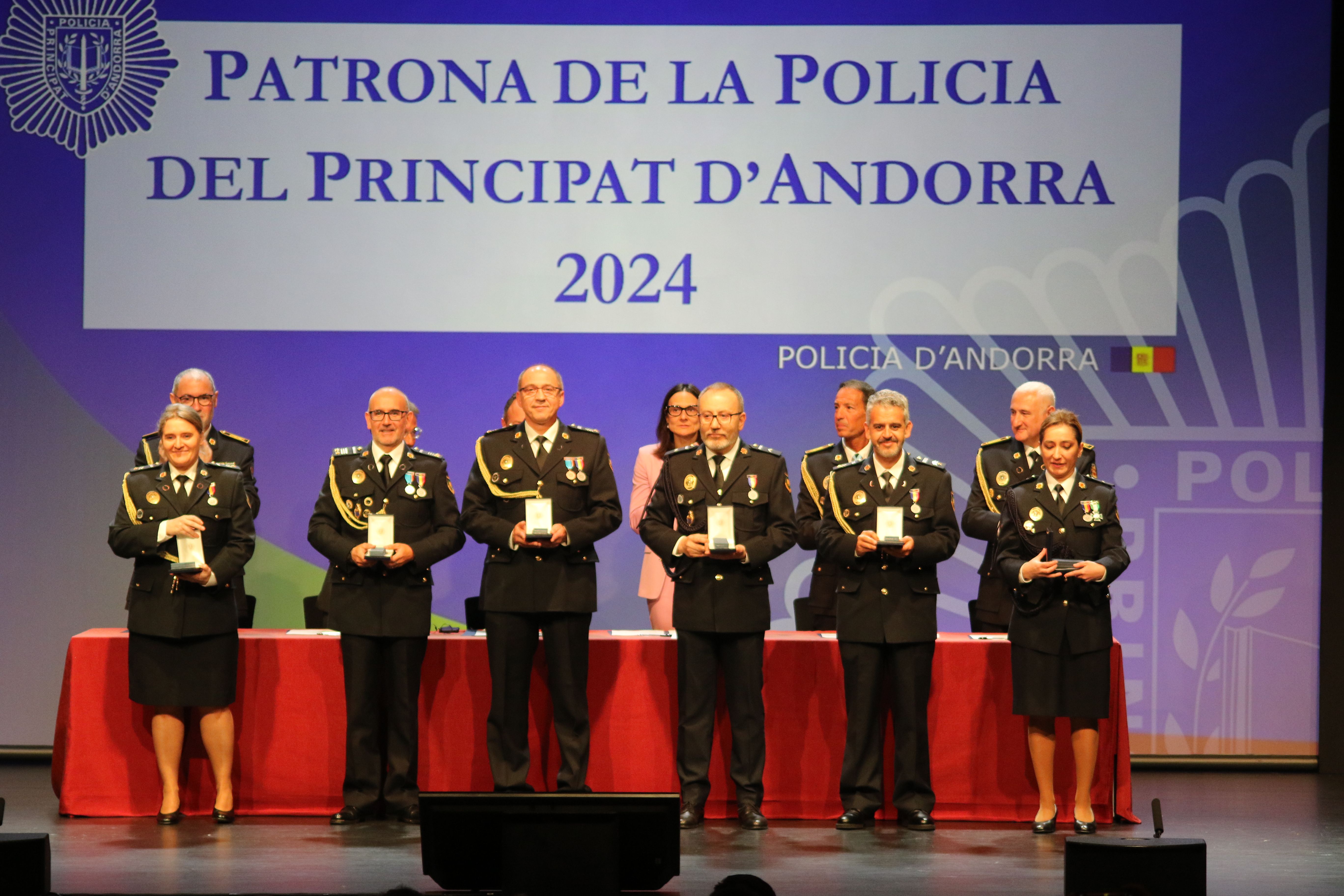 Reconeguts pels trenta anys al cos. Reconeguts pels trenta anys al cos.