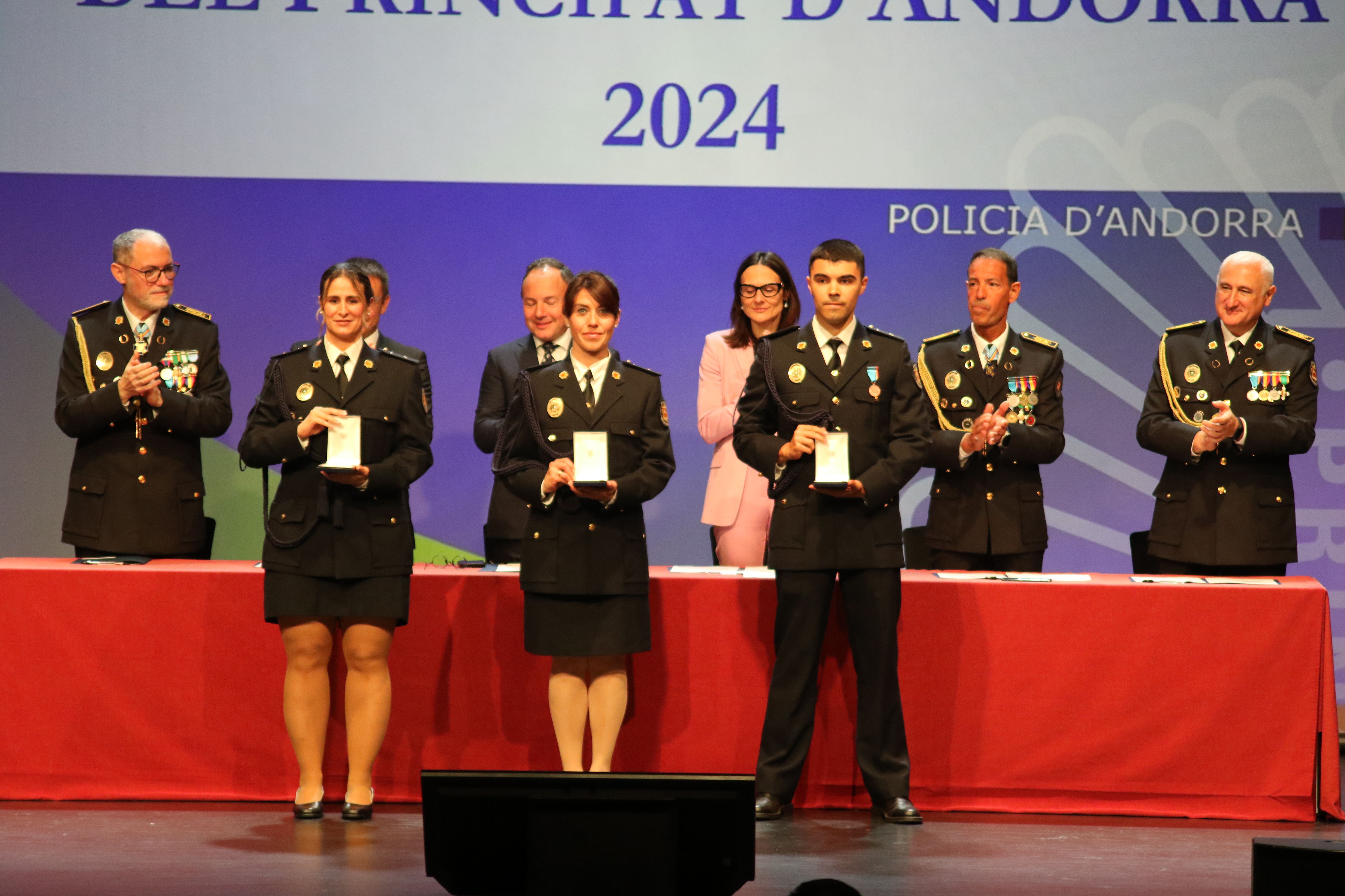 Reconeguts pels deu anys al cos. Reconeguts pels deu anys al cos.