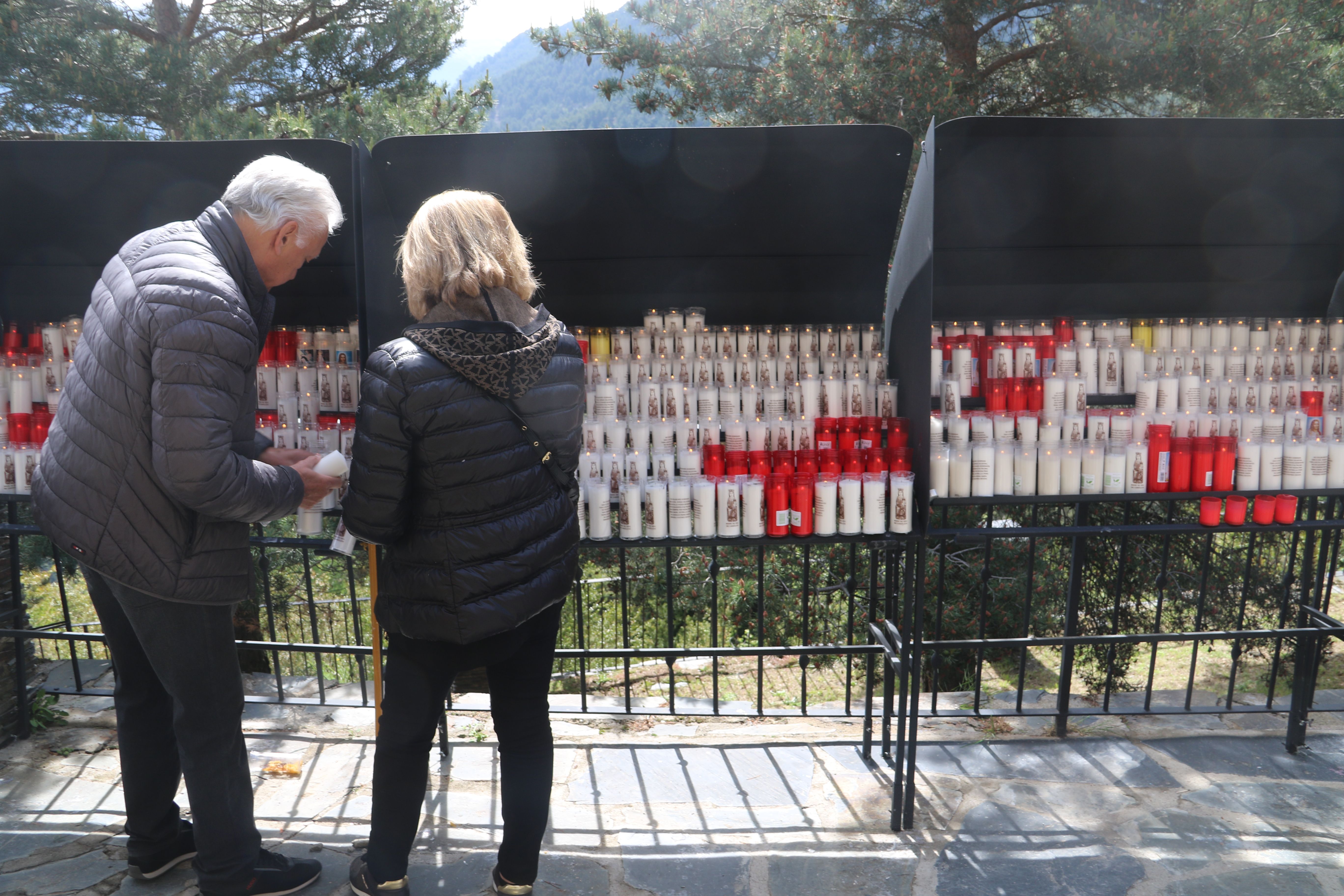 Encenent ciris. Encenent ciris.