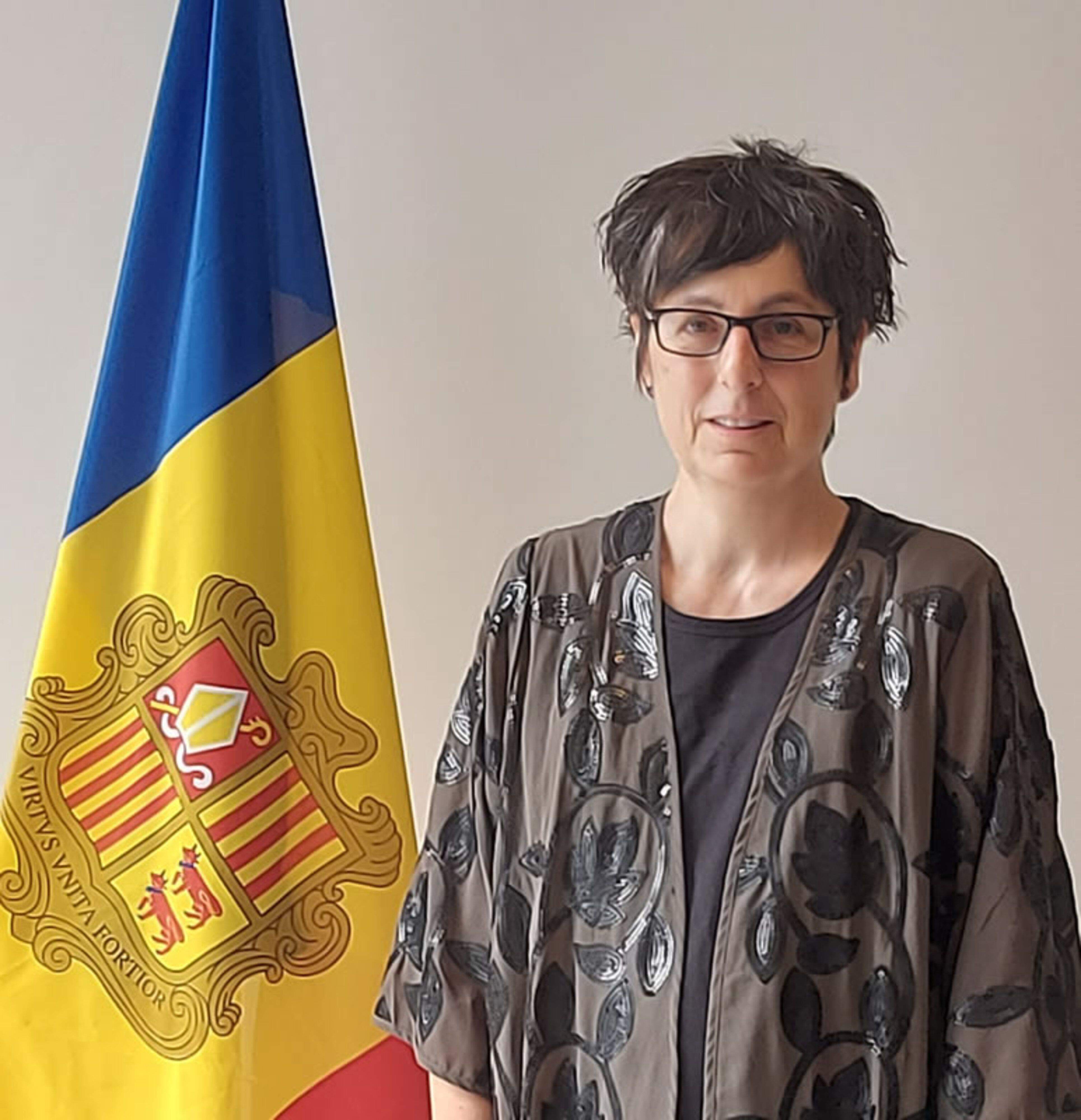 Marta Alberch en la foto institucional de l'Institut Nacional de l'Habitatge.