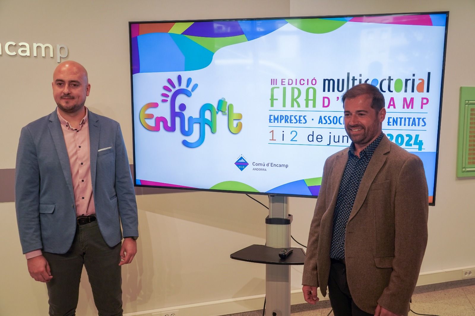 Fernández i Marot, durant la presentació de l'Enfira't.