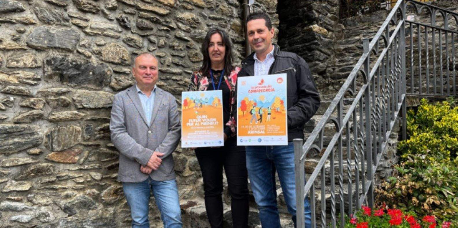 Maira López, al mig, en un acte a la Massana.