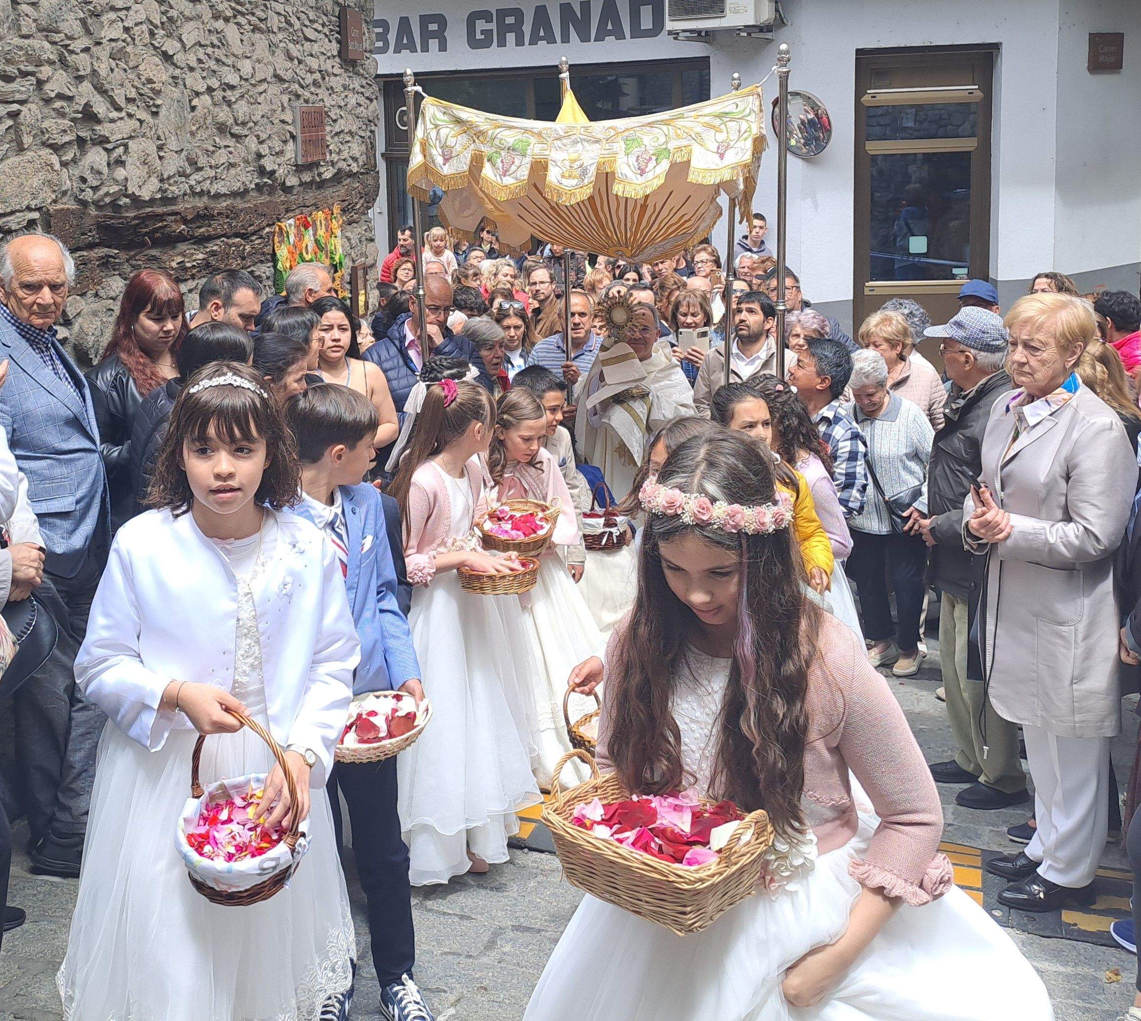 Els nens que acompanyaven el seguici. Els nens que acompanyaven el seguici.