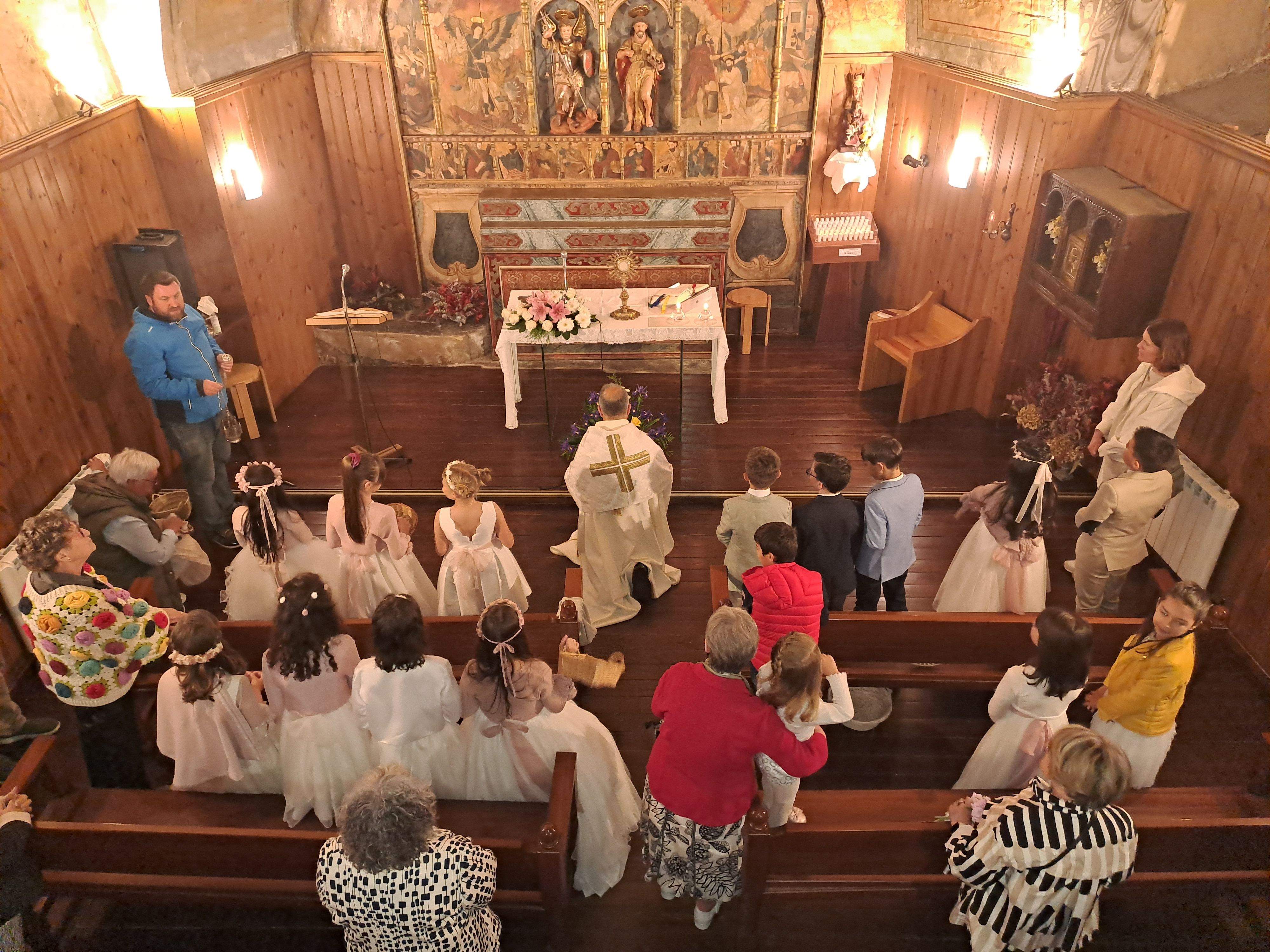 Darreres pregàries a Sant Miquel. Darreres pregàries a Sant Miquel.
