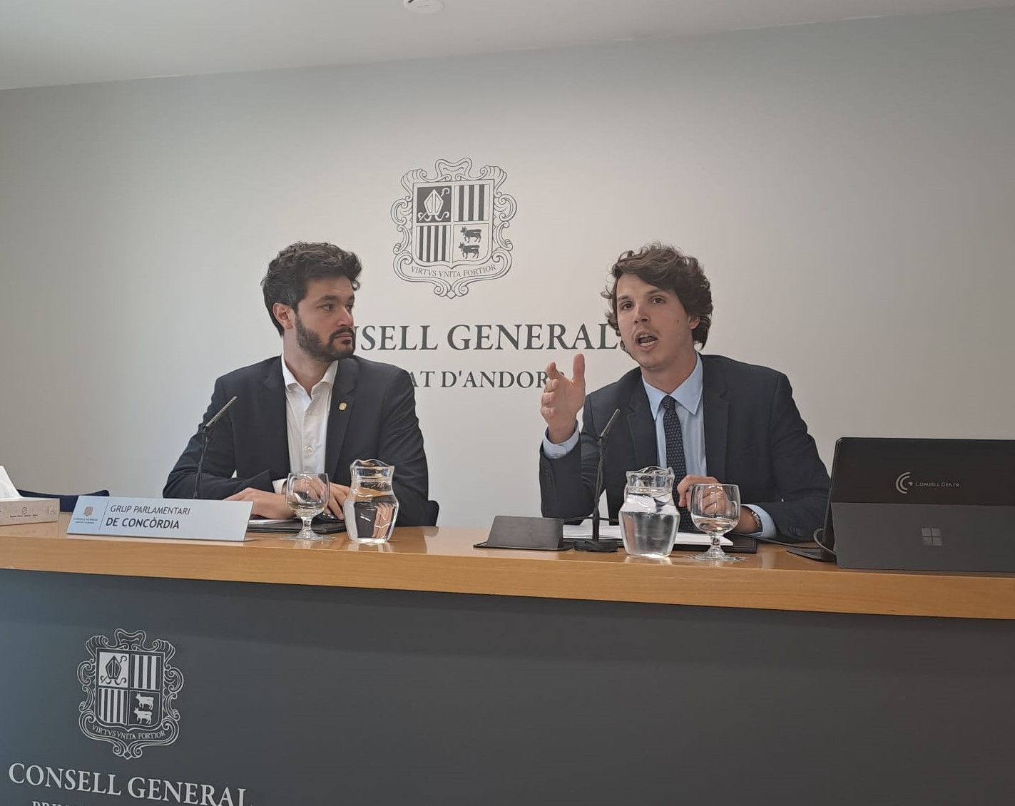 Escalé i Bartolomé han presentat el text.