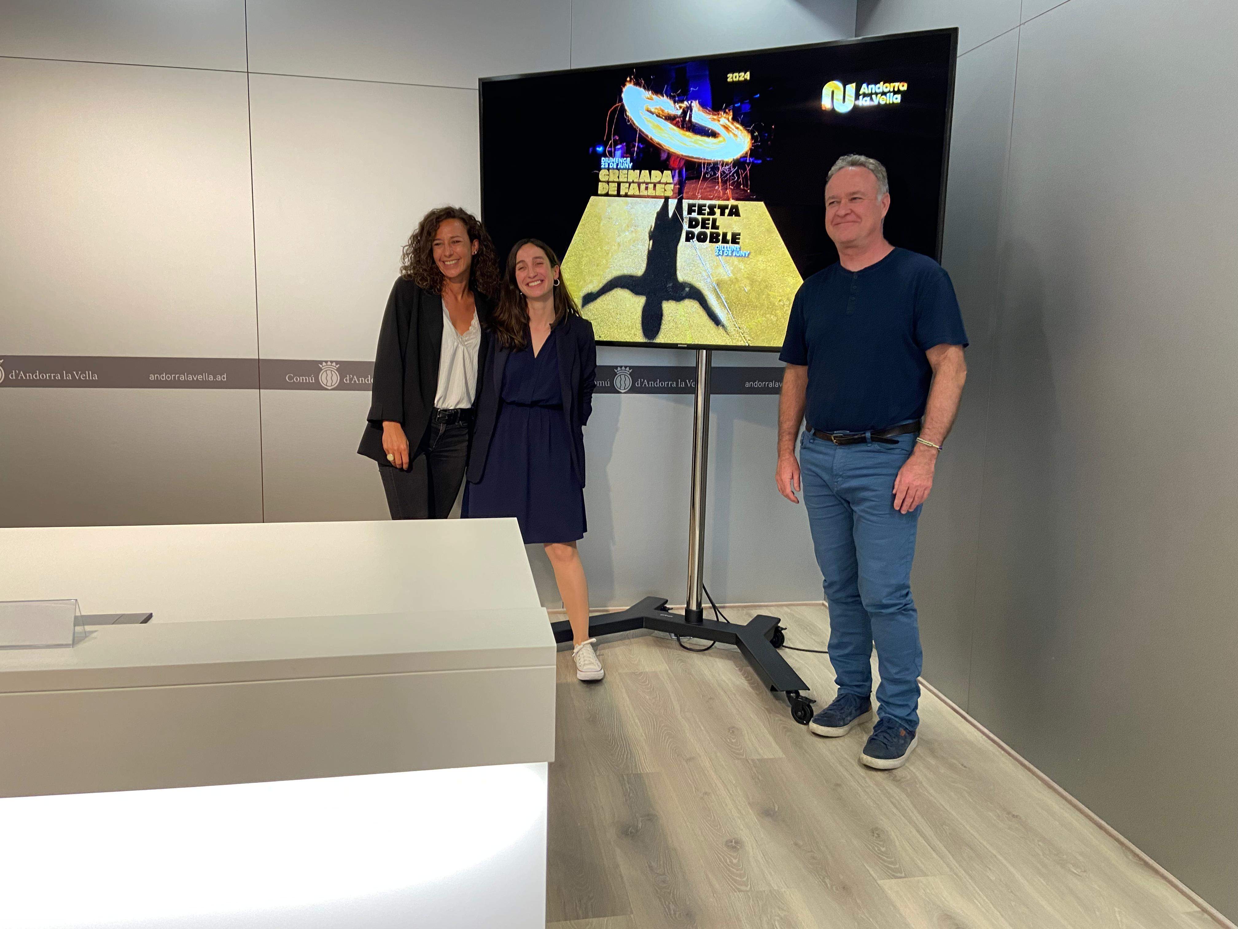 La consellera Maria Nazzaro, la cònsol menor Olalla Losada i Jan Cartes, cap de Cultura d'Andorra la Vella.