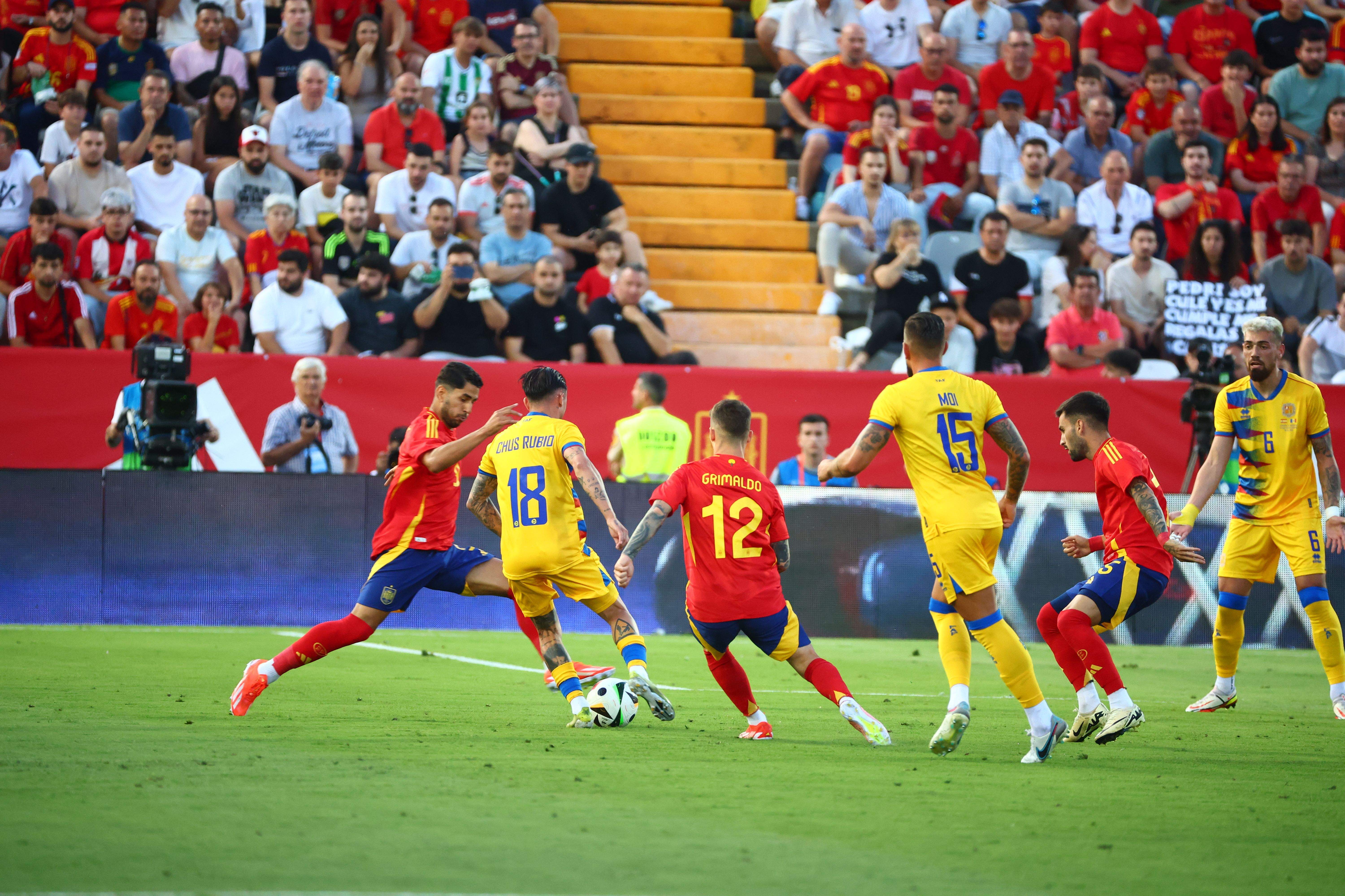 Espanya i Andorra han gaudit del ple de l'estadi Nuevo Vivero de Badajoz (14.898 espectadors). FOTOS: FAF