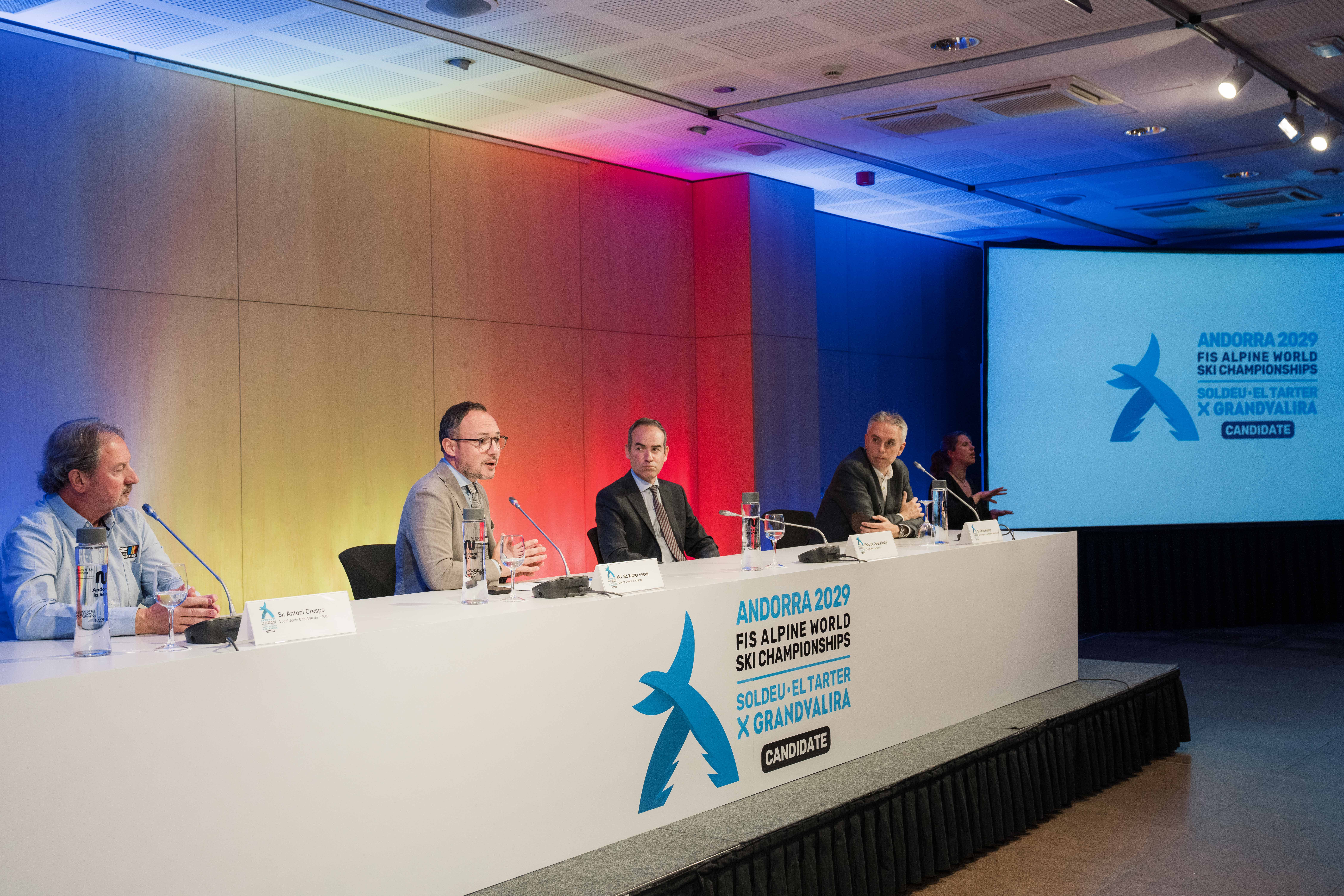 Toni Crespo, Xavier Espot, Jordi Alcobé i David Hidalgo fent el balanç de la candidatura.