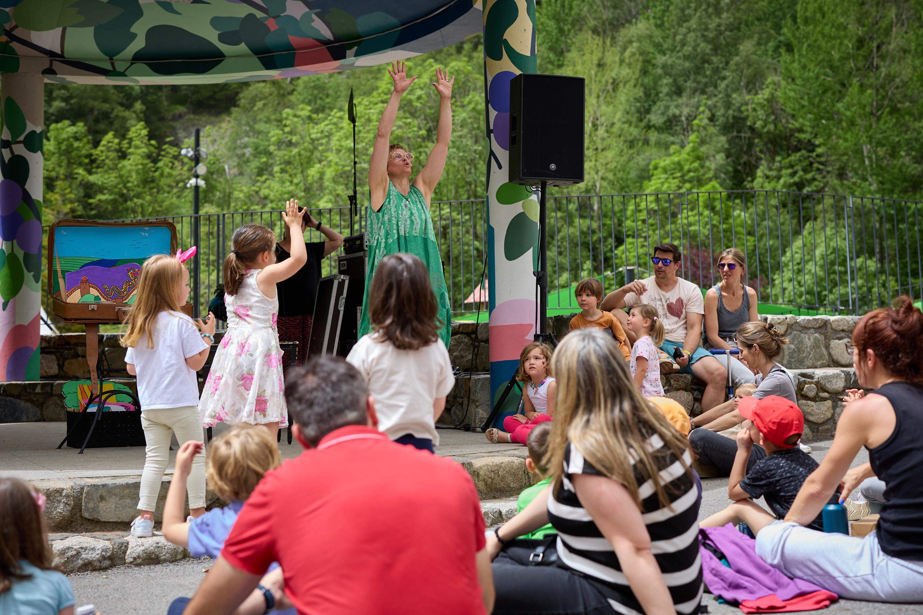 Activitats de la Festa del Medi Ambient al parc del Prat Gran de la Massana. Activitats de la Festa del Medi Ambient al parc del Prat Gran de la Massana.