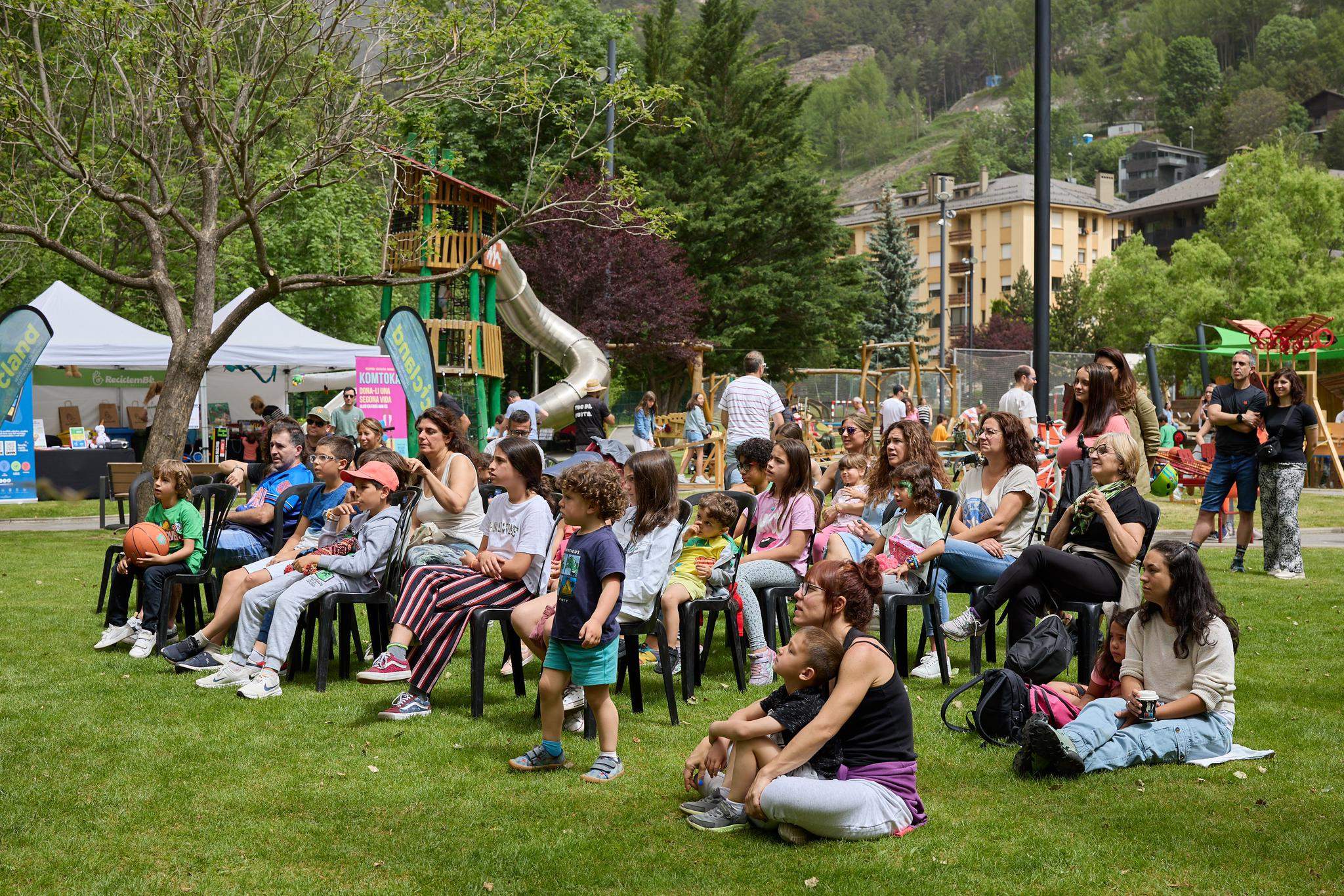 Activitats de la Festa del Medi Ambient al parc del Prat Gran de la Massana. Activitats de la Festa del Medi Ambient al parc del Prat Gran de la Massana.