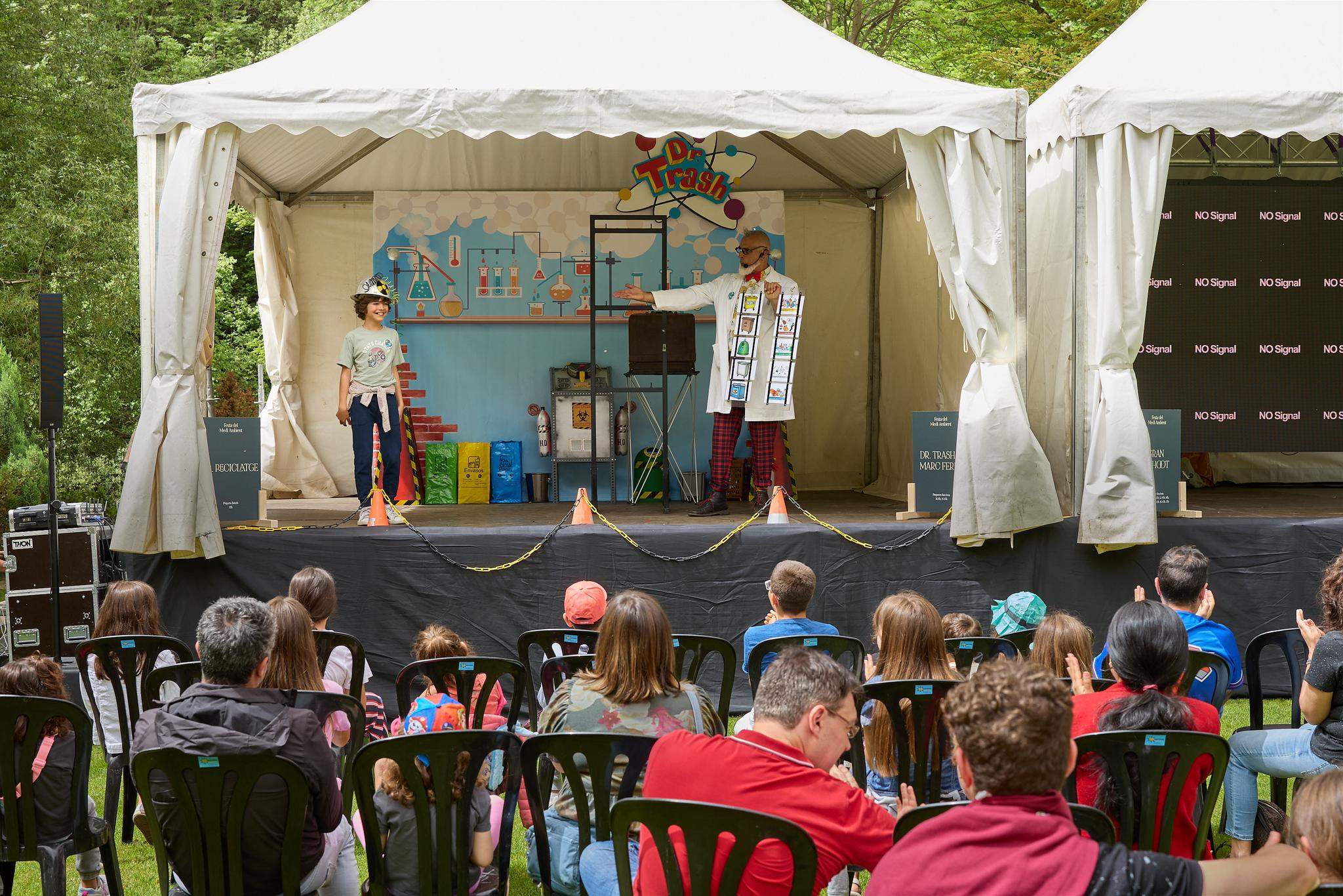 Activitats de la Festa del Medi Ambient al parc del Prat Gran de la Massana. Activitats de la Festa del Medi Ambient al parc del Prat Gran de la Massana.