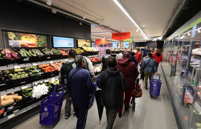 Imatge d'un dels centres ALDI que ha obert les seves portes a l'Hospitalet de Llobregat. Imatge d'un dels centres ALDI que ha obert les seves portes a l'Hospitalet de Llobregat.