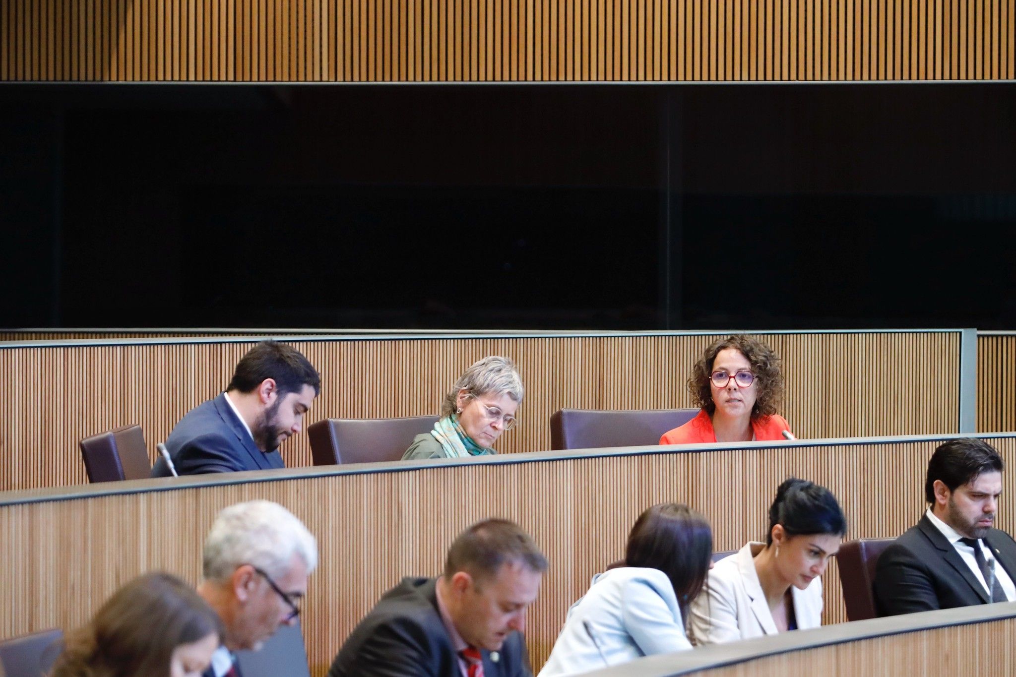 Els consellers socialdemòcrates, als seus escons.