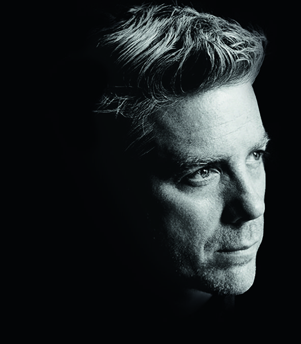 Kyle Eastwood. La portaveu del Sindicat, Rebeca Bonache.