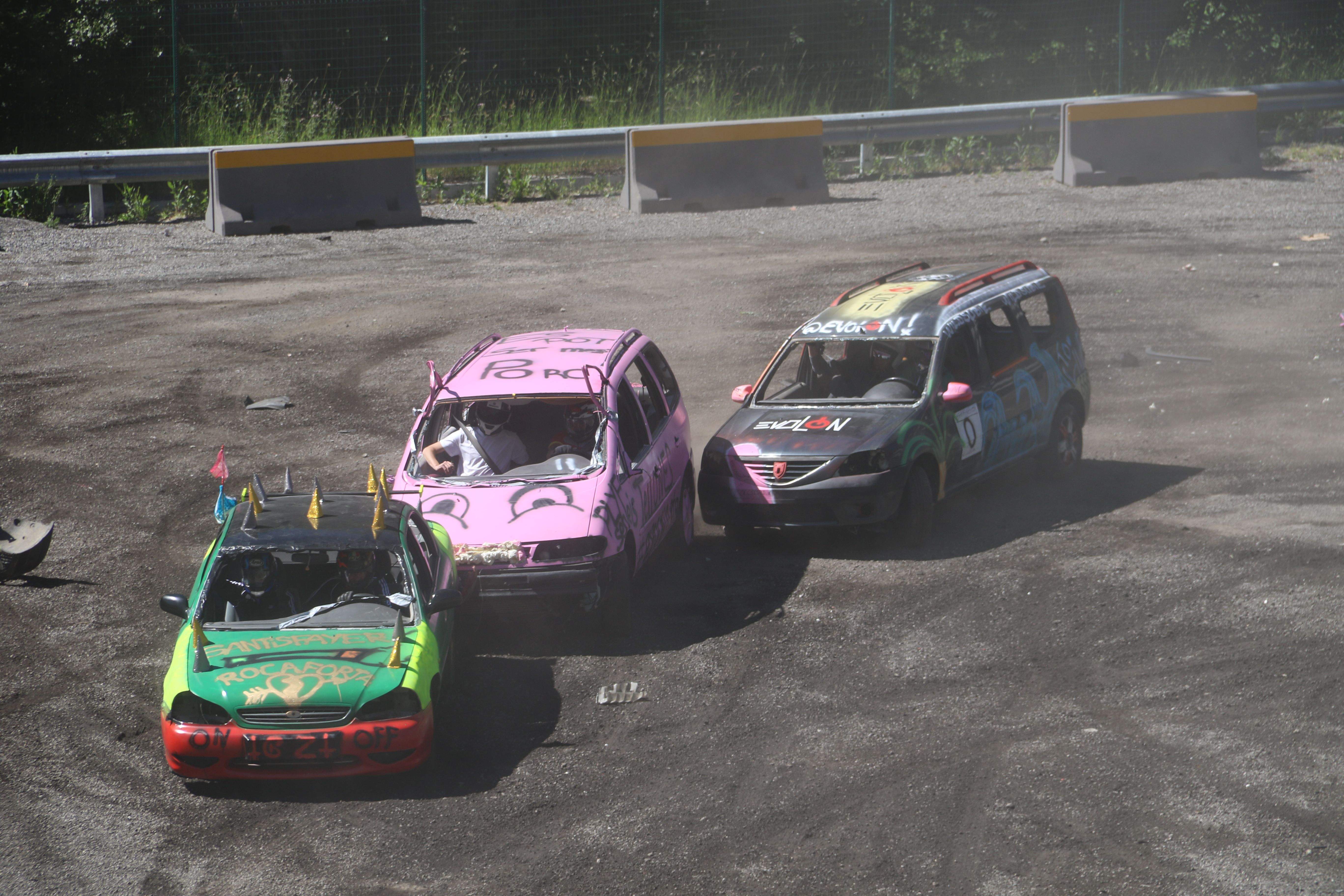 Els cotxes en plena efervescència.