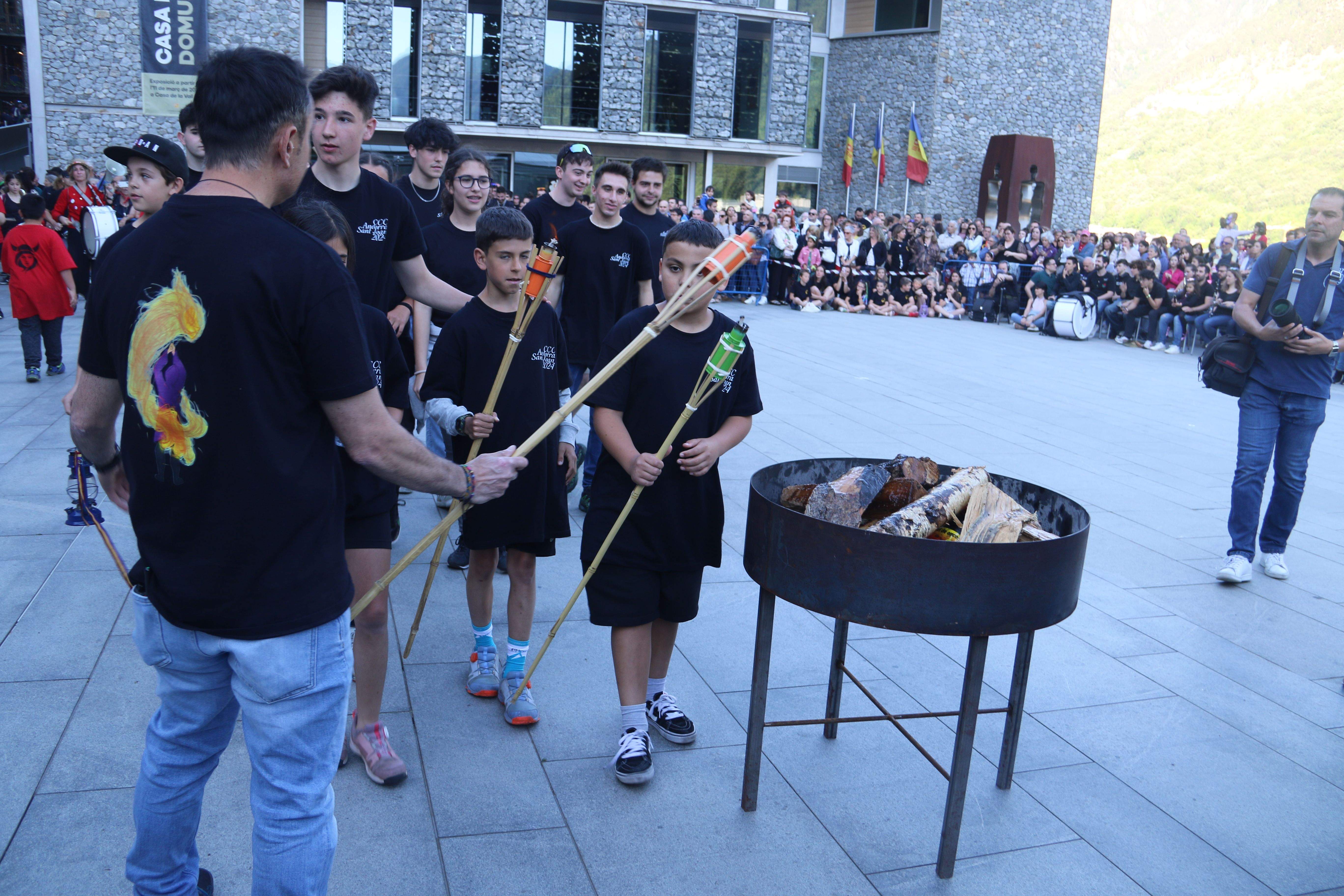 Encesa del foc.